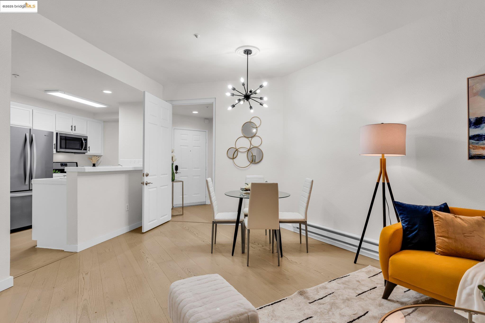 Detail Gallery Image 14 of 40 For 260 Caldecott #113,  Oakland,  CA 94618 - 2 Beds | 2 Baths