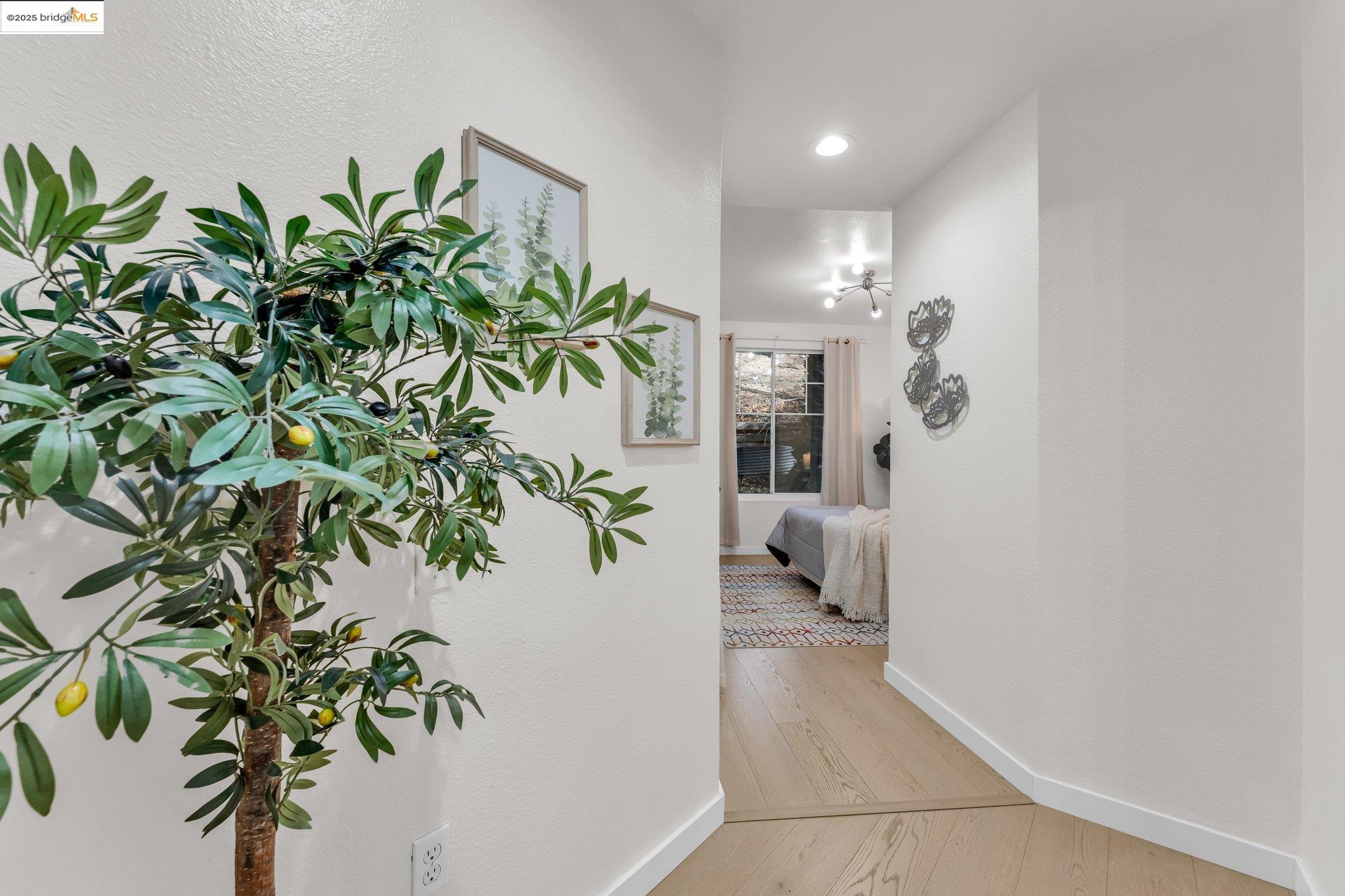 Detail Gallery Image 23 of 40 For 260 Caldecott #113,  Oakland,  CA 94618 - 2 Beds | 2 Baths