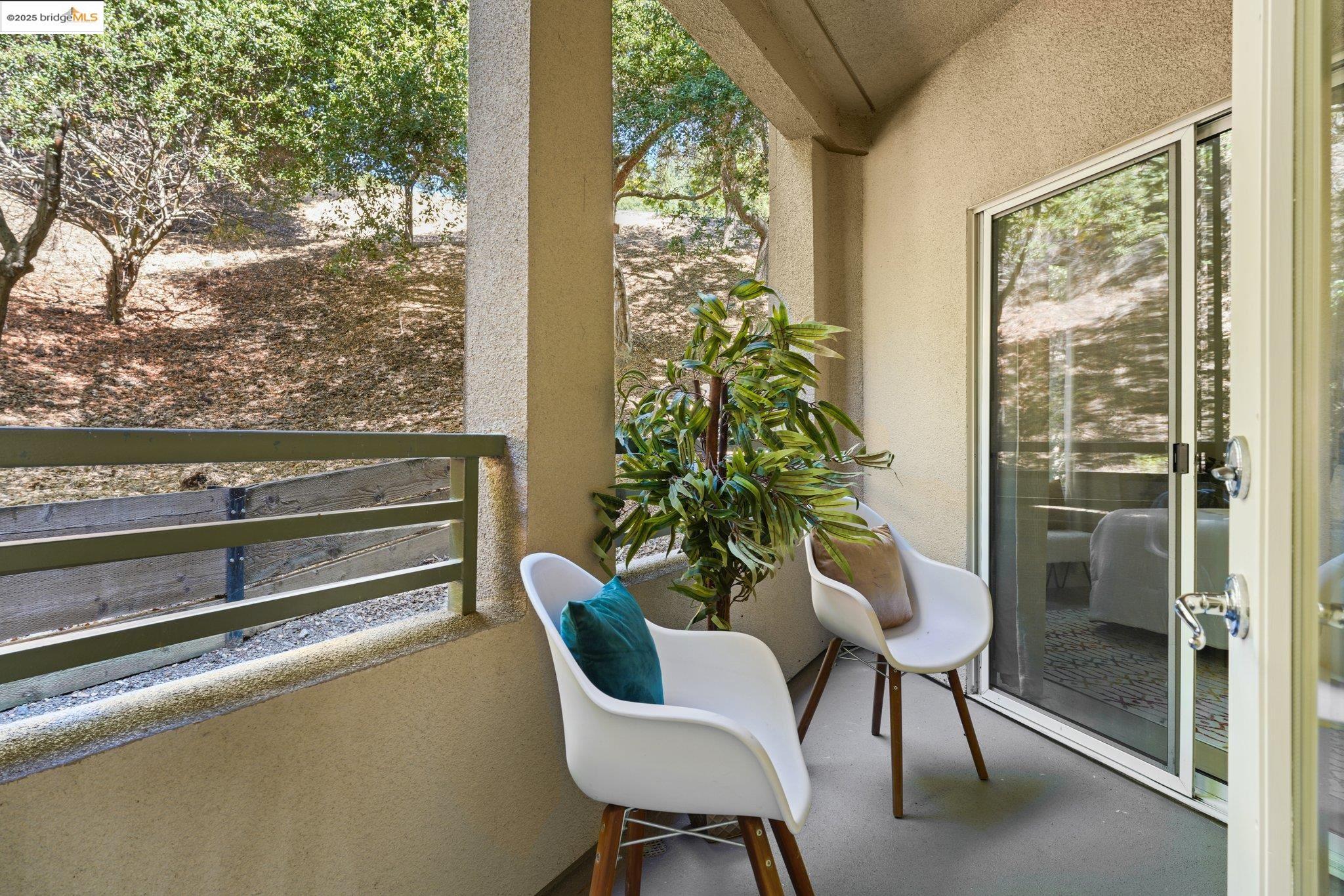 Detail Gallery Image 30 of 40 For 260 Caldecott #113,  Oakland,  CA 94618 - 2 Beds | 2 Baths