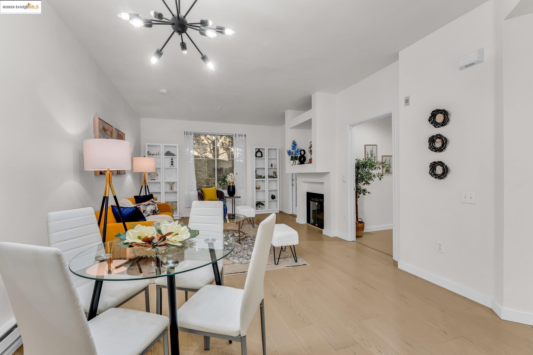 Detail Gallery Image 4 of 40 For 260 Caldecott #113,  Oakland,  CA 94618 - 2 Beds | 2 Baths