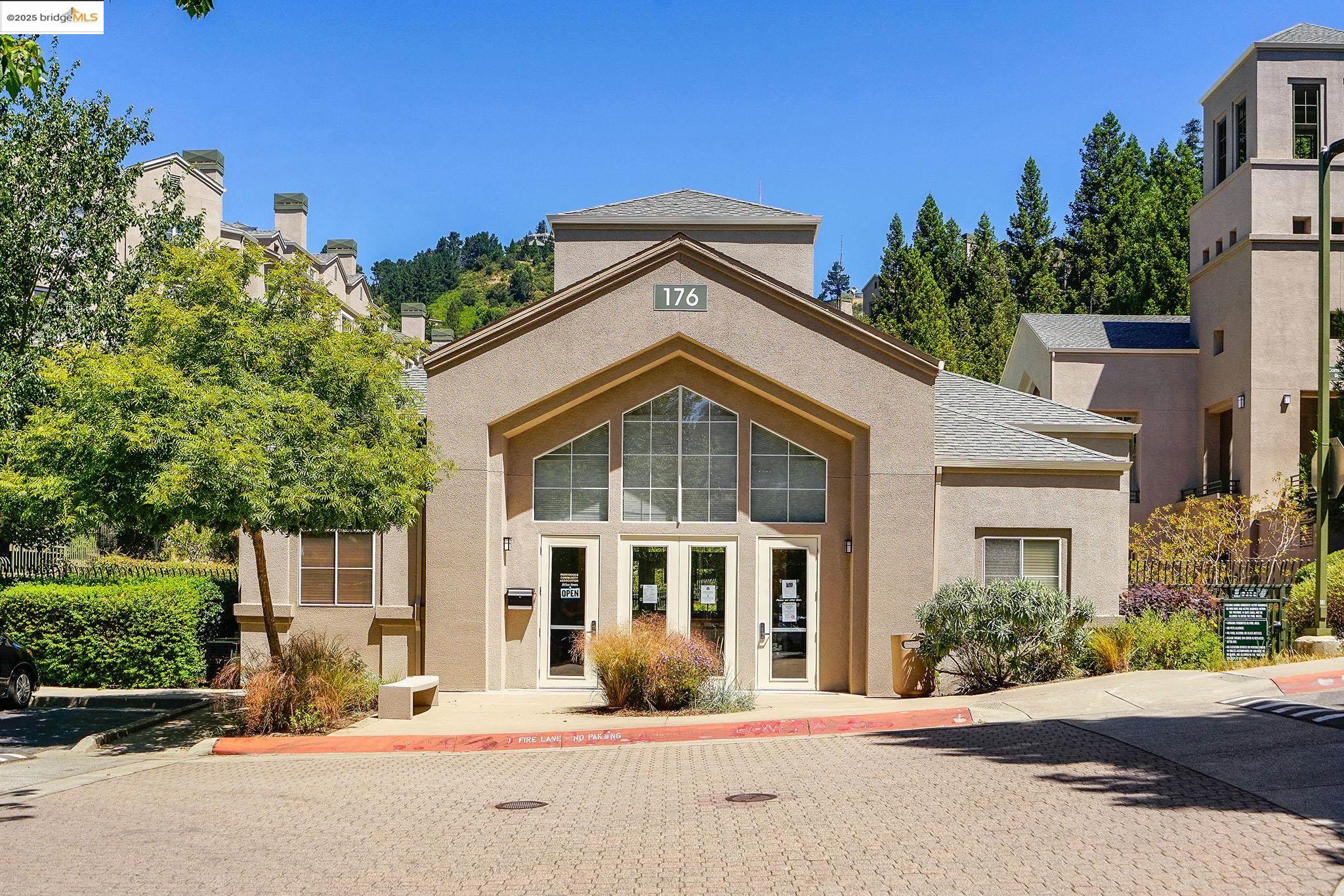 Detail Gallery Image 37 of 40 For 260 Caldecott #113,  Oakland,  CA 94618 - 2 Beds | 2 Baths