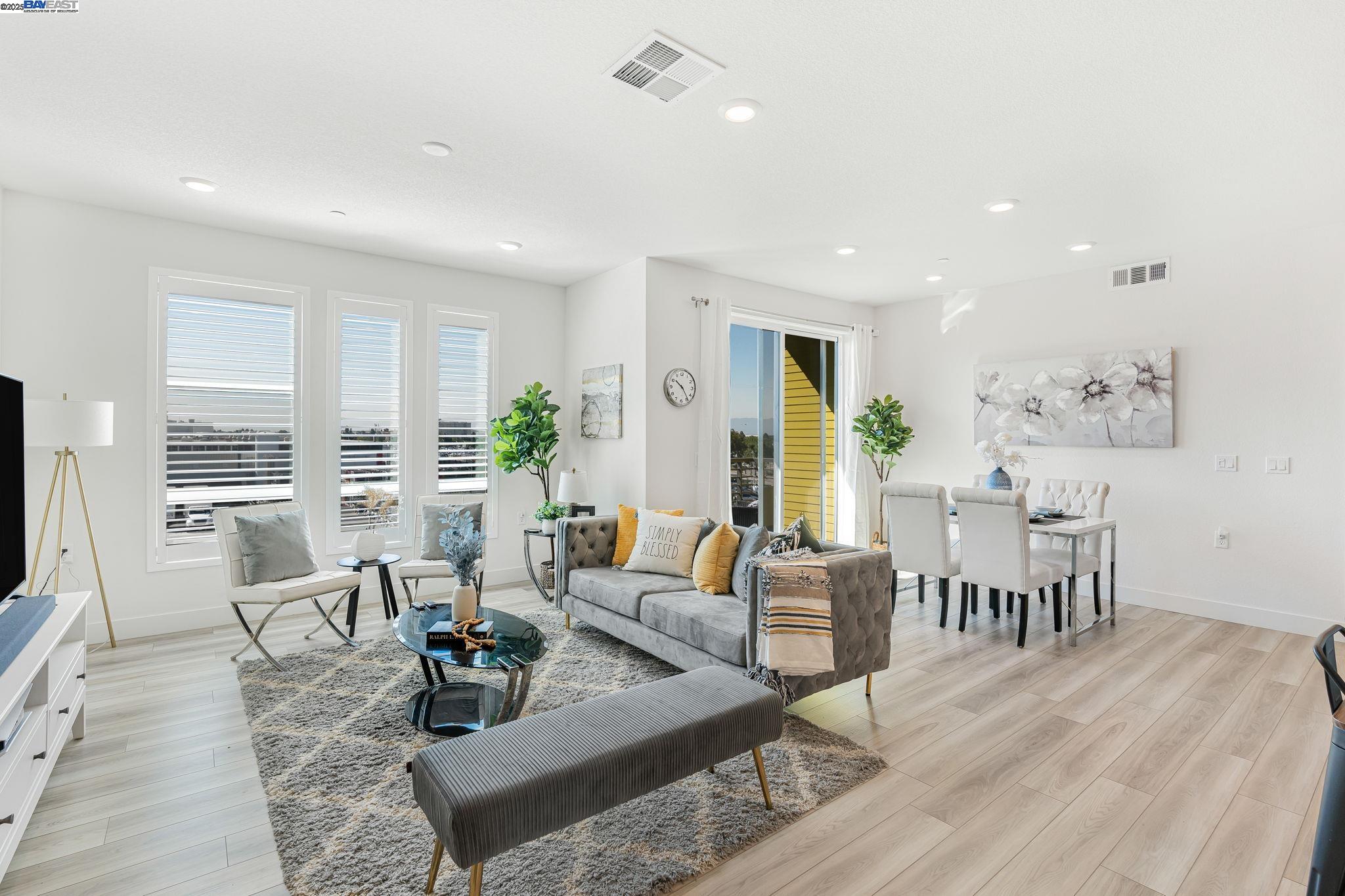 Photo #2: 41097235 Listing 