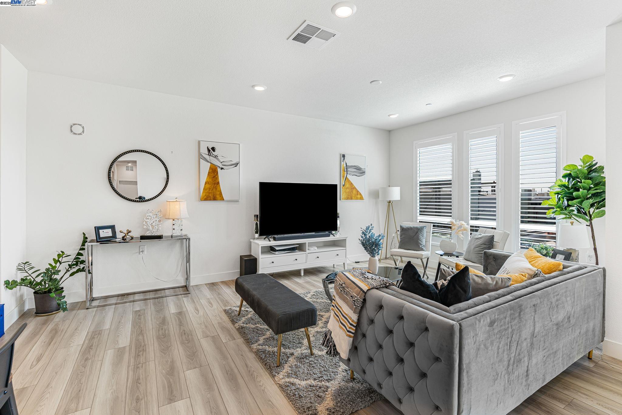 Detail Gallery Image 4 of 36 For 3873 Quantum Dr #400,  Fremont,  CA 94538 - 2 Beds | 2 Baths