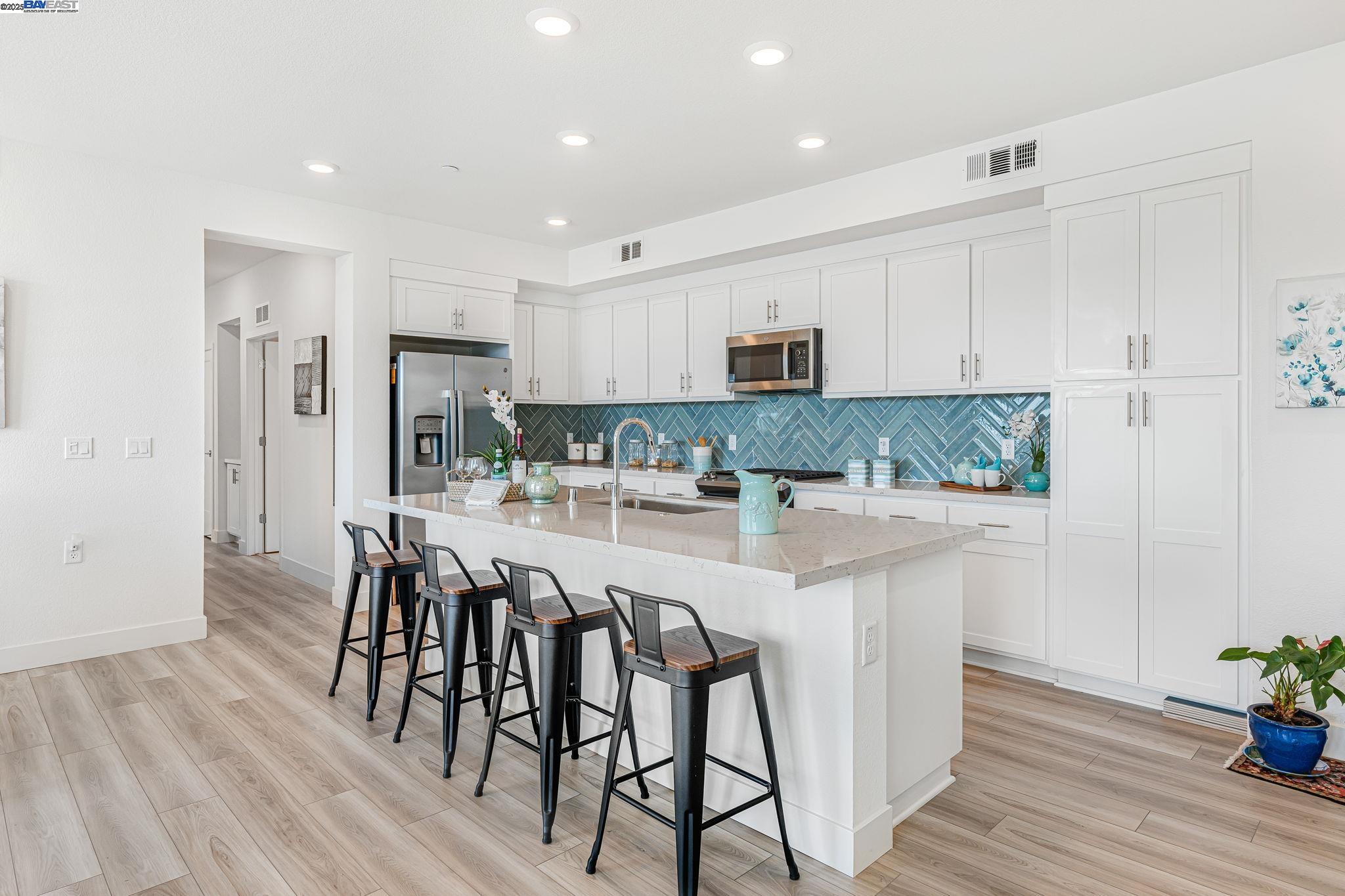 Detail Gallery Image 8 of 36 For 3873 Quantum Dr #400,  Fremont,  CA 94538 - 2 Beds | 2 Baths