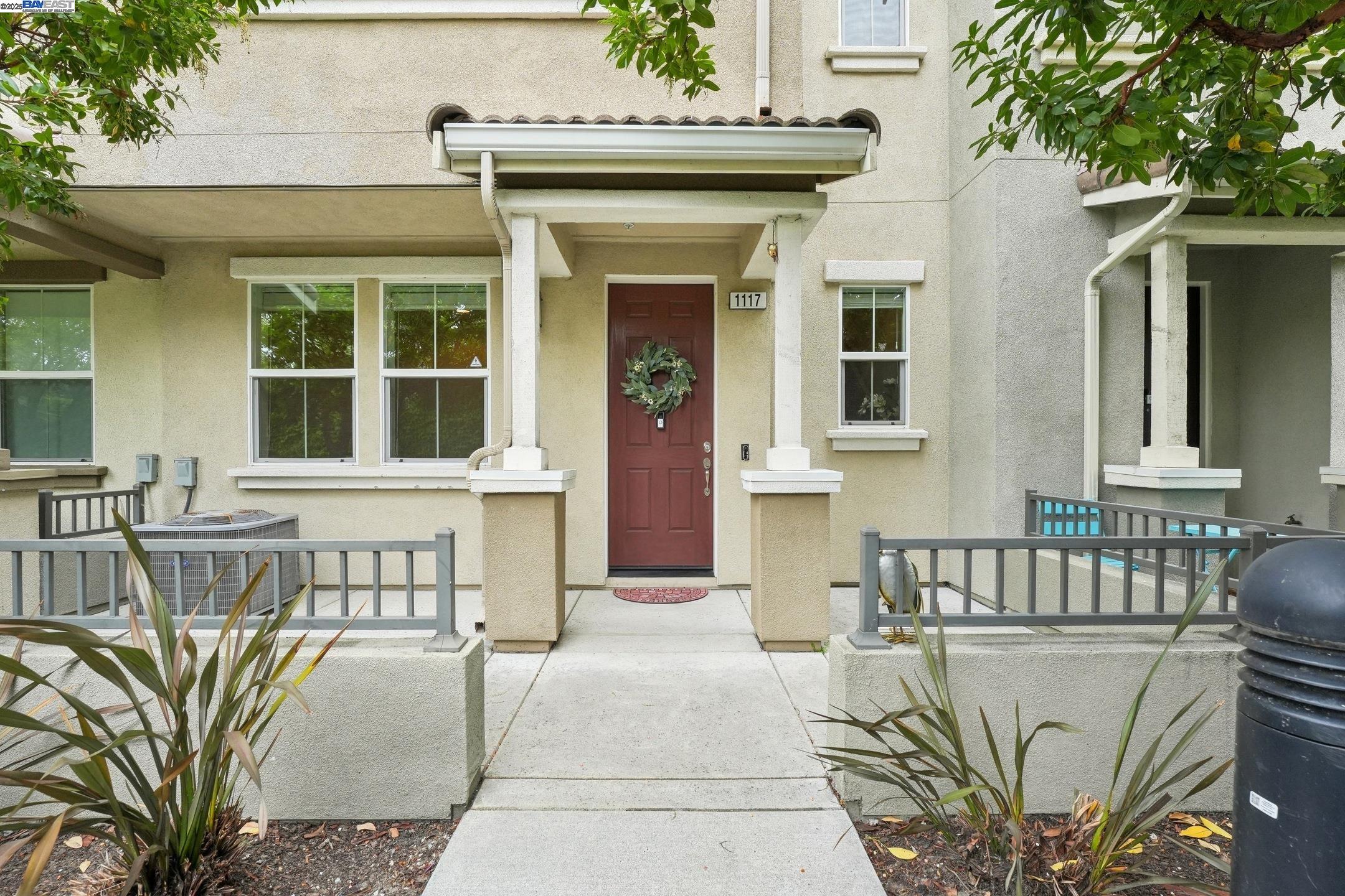 Detail Gallery Image 1 of 1 For 1117 Martin Luther King Dr, Hayward,  CA 94541 - 3 Beds | 2/1 Baths