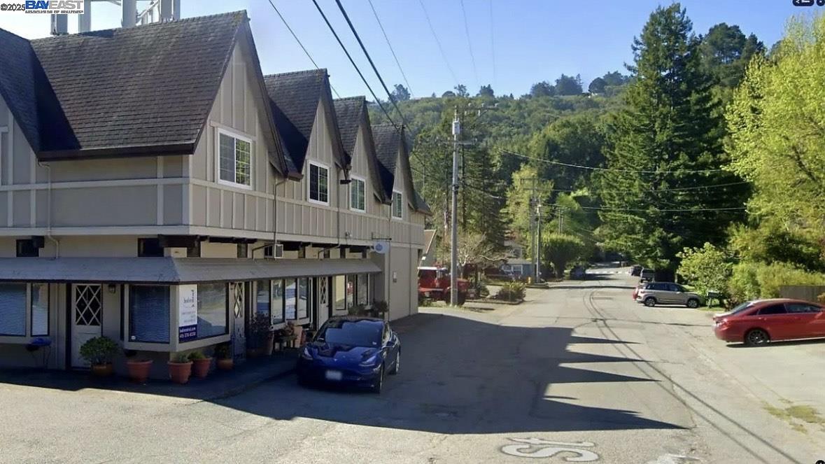 Detail Gallery Image 1 of 12 For 301 Poplar St, Mill Valley,  CA 94941 - 1 Beds | 1 Baths