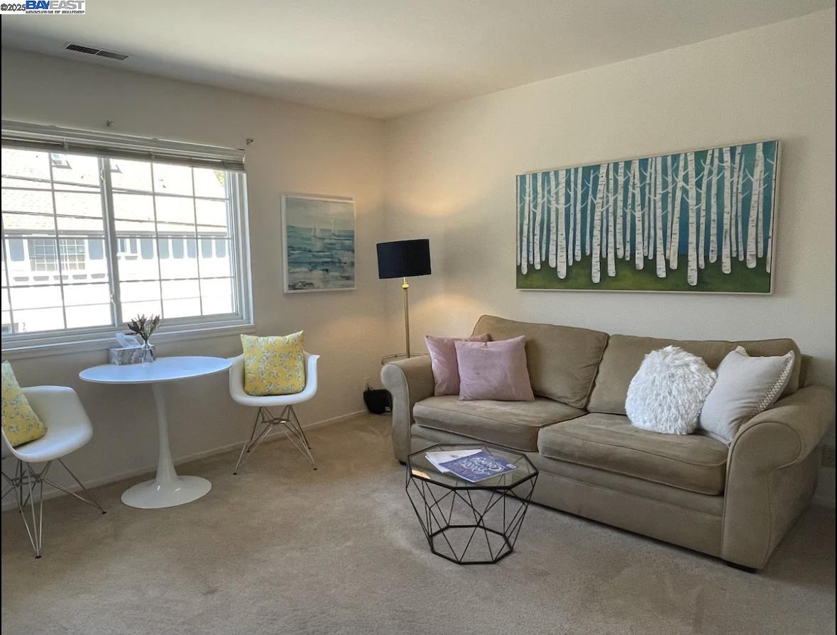 Detail Gallery Image 2 of 12 For 301 Poplar St, Mill Valley,  CA 94941 - 1 Beds | 1 Baths