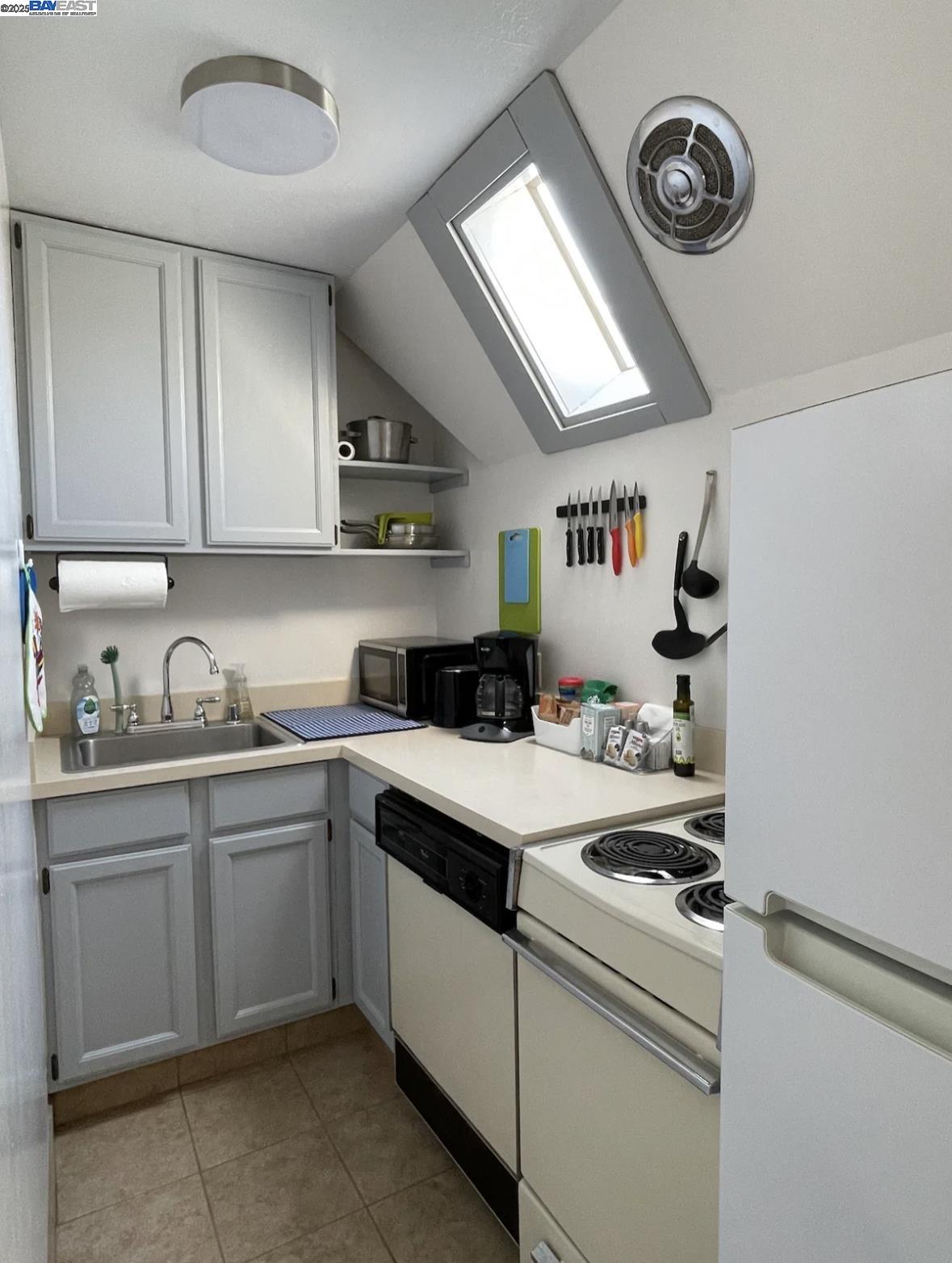 Detail Gallery Image 8 of 12 For 301 Poplar St, Mill Valley,  CA 94941 - 1 Beds | 1 Baths