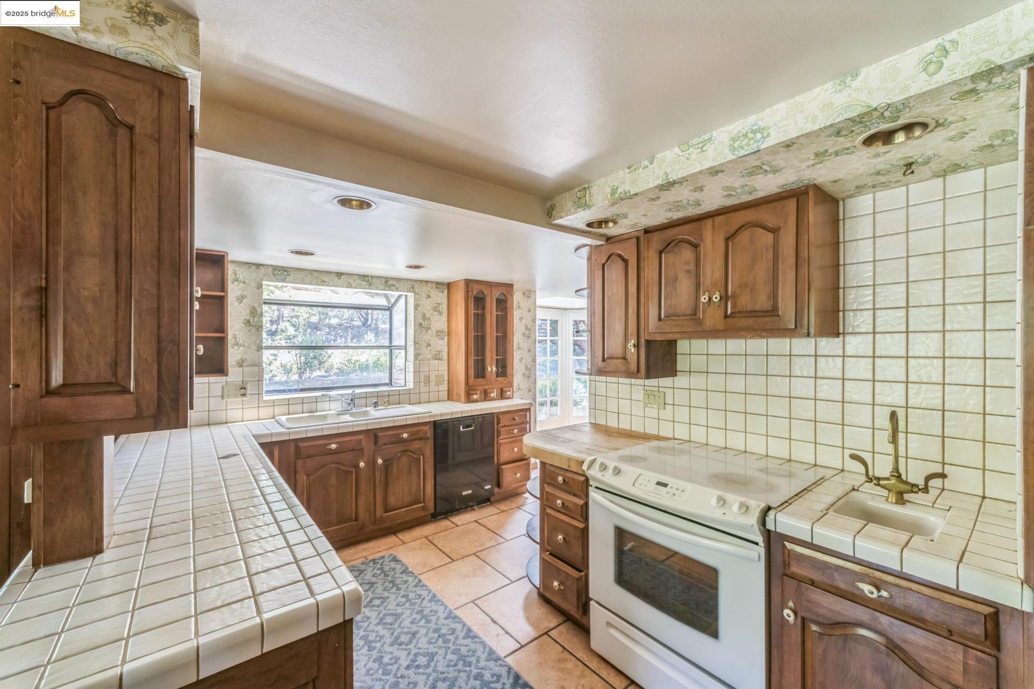 Detail Gallery Image 12 of 28 For 54751 Wildwood Dr, Idyllwild,  CA 92549 - 5 Beds | 4 Baths
