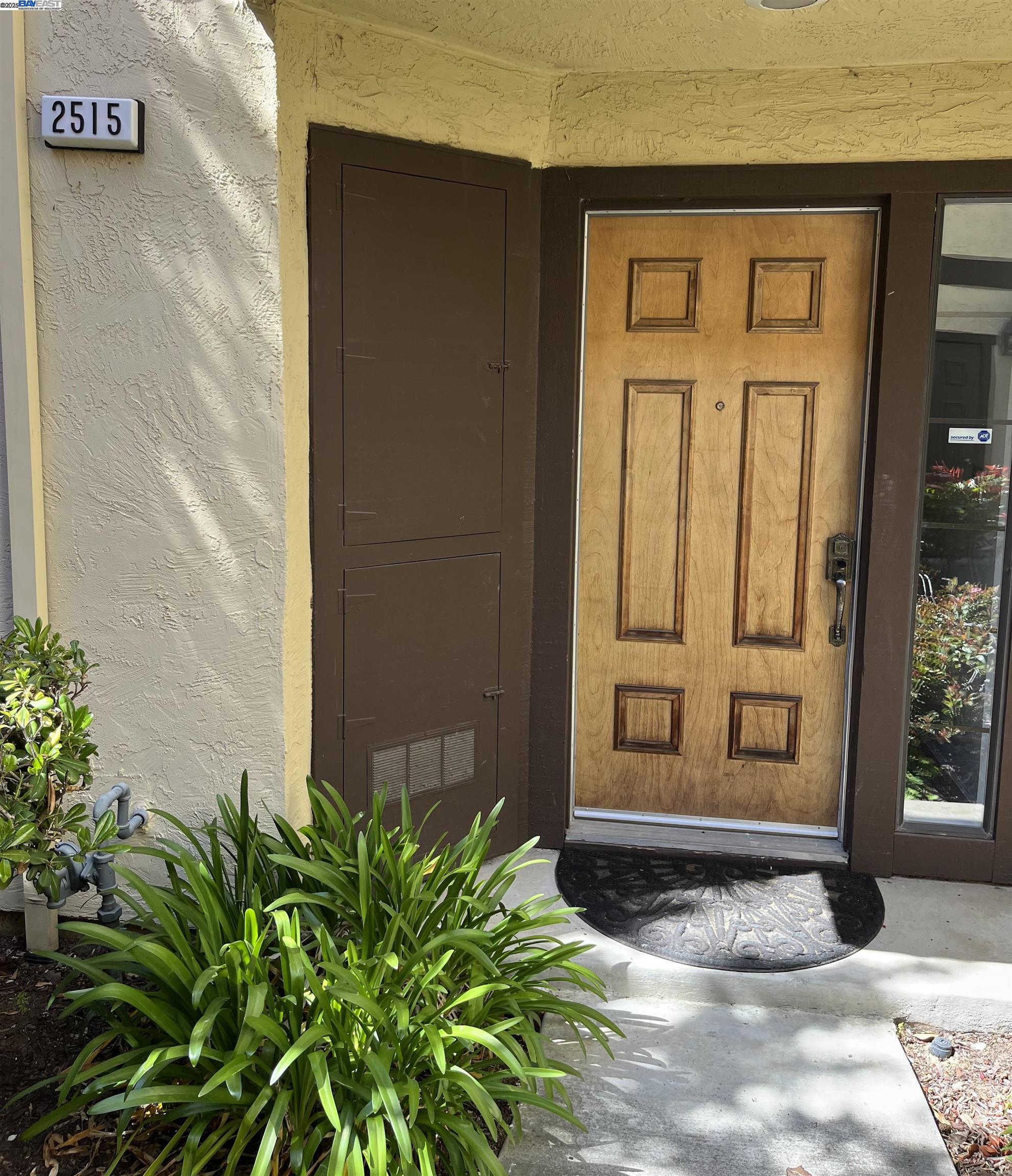 Detail Gallery Image 1 of 33 For 2515 Outrigger Dr., San Leandro,  CA 94577 - 3 Beds | 2/1 Baths