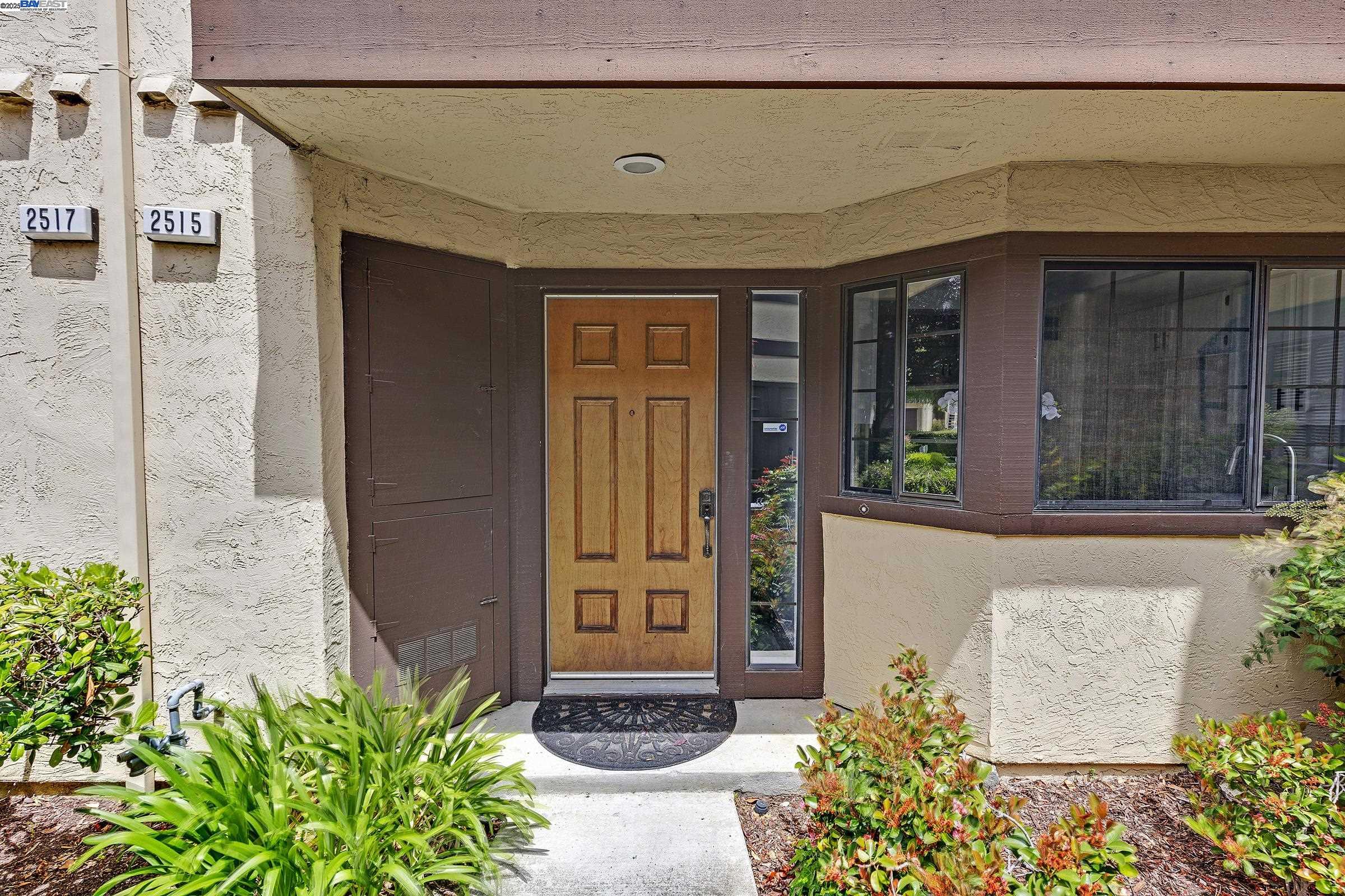 Detail Gallery Image 2 of 33 For 2515 Outrigger Dr., San Leandro,  CA 94577 - 3 Beds | 2/1 Baths