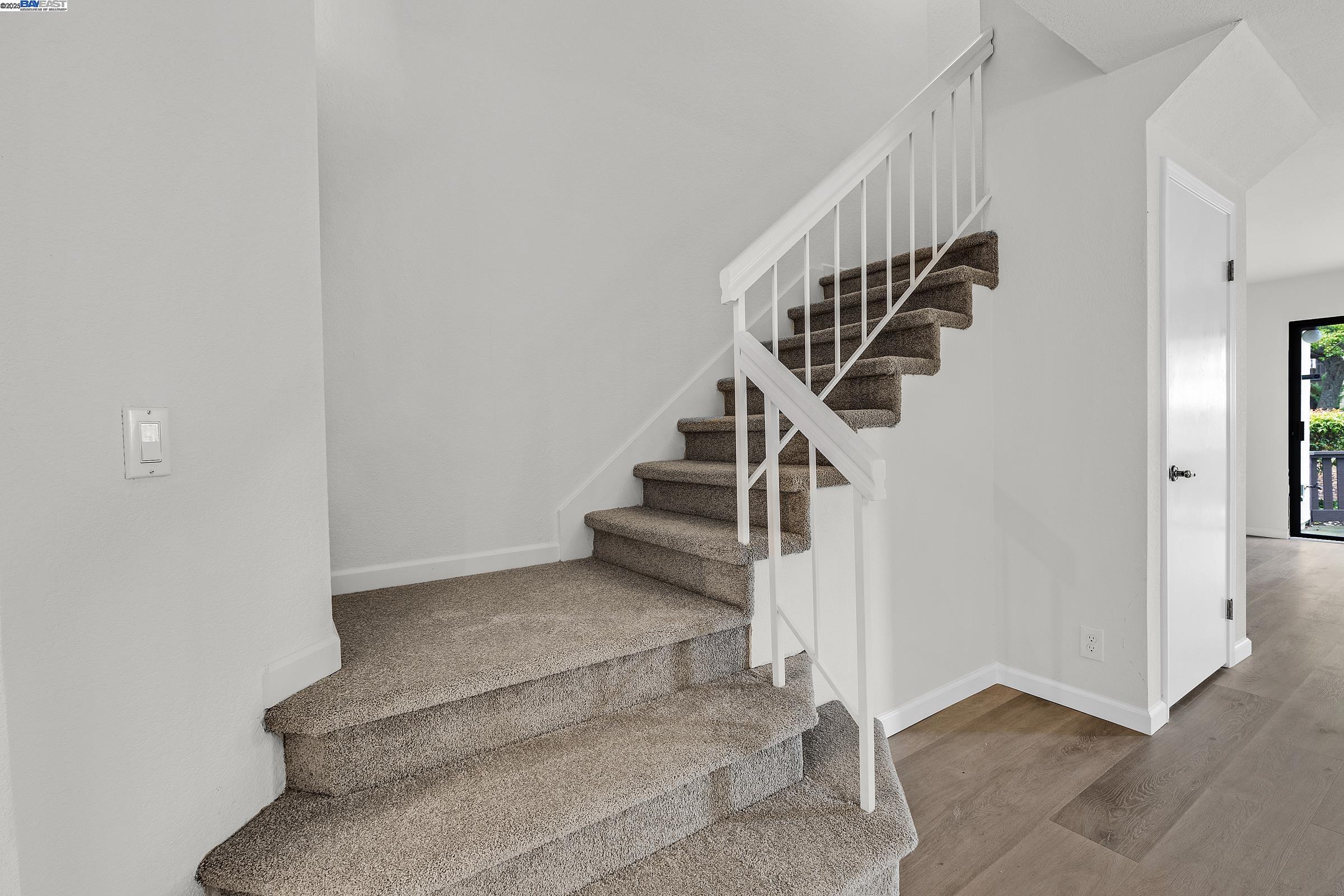 Detail Gallery Image 11 of 33 For 2515 Outrigger Dr., San Leandro,  CA 94577 - 3 Beds | 2/1 Baths