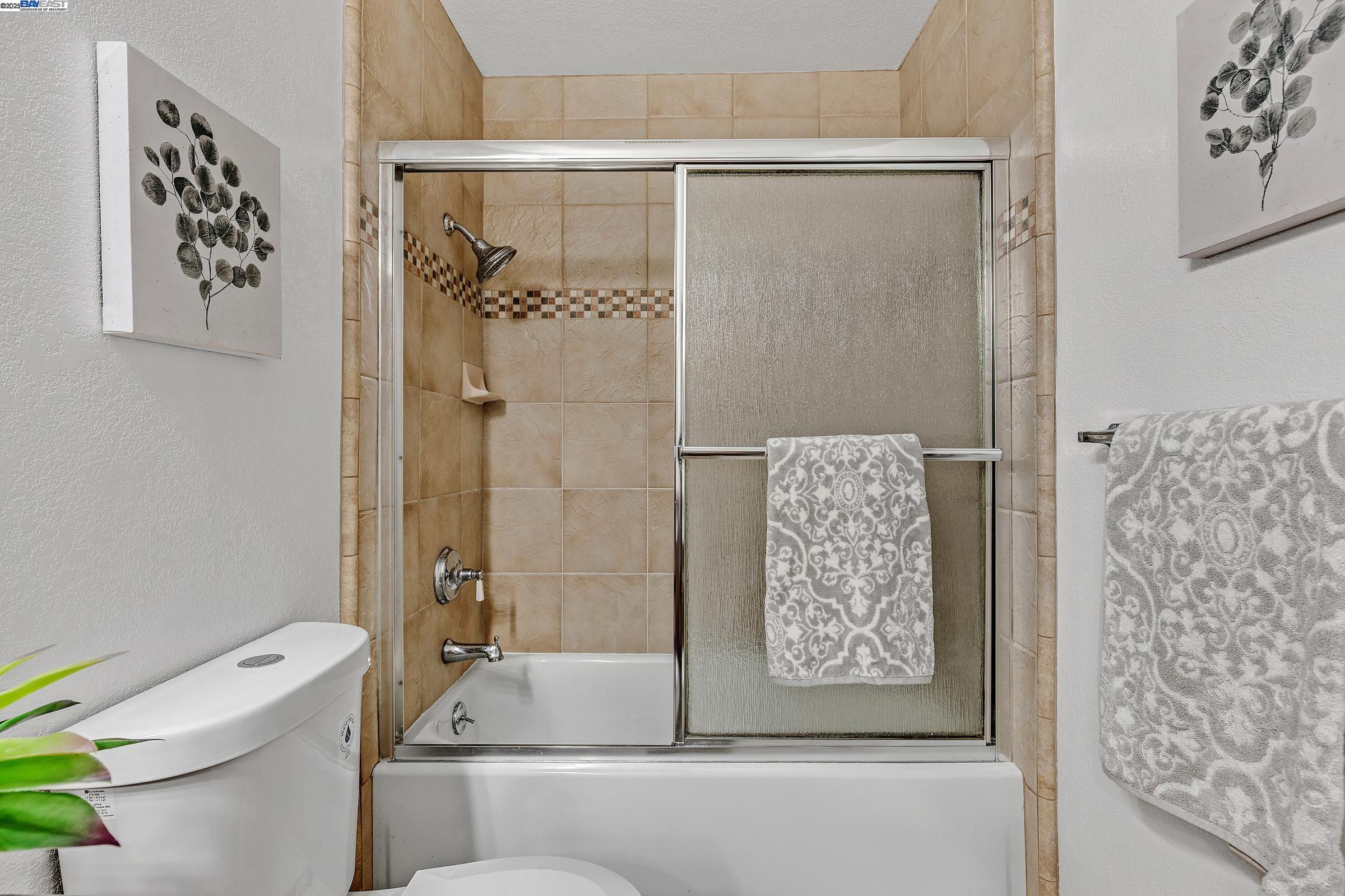 Detail Gallery Image 17 of 33 For 2515 Outrigger Dr., San Leandro,  CA 94577 - 3 Beds | 2/1 Baths