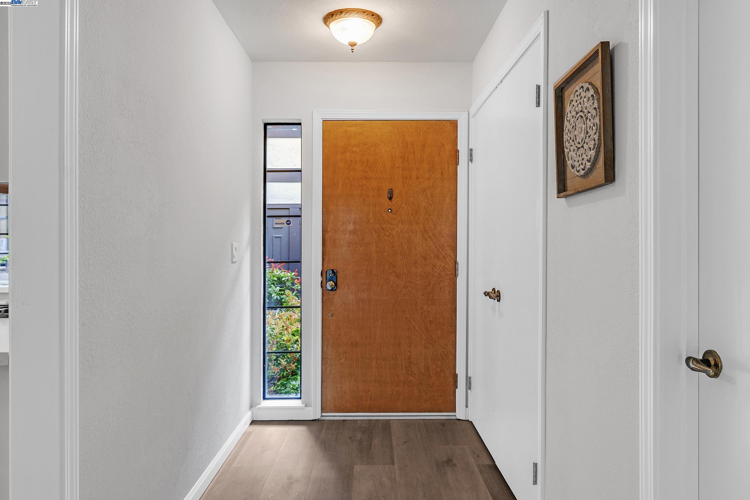 Detail Gallery Image 3 of 33 For 2515 Outrigger Dr., San Leandro,  CA 94577 - 3 Beds | 2/1 Baths