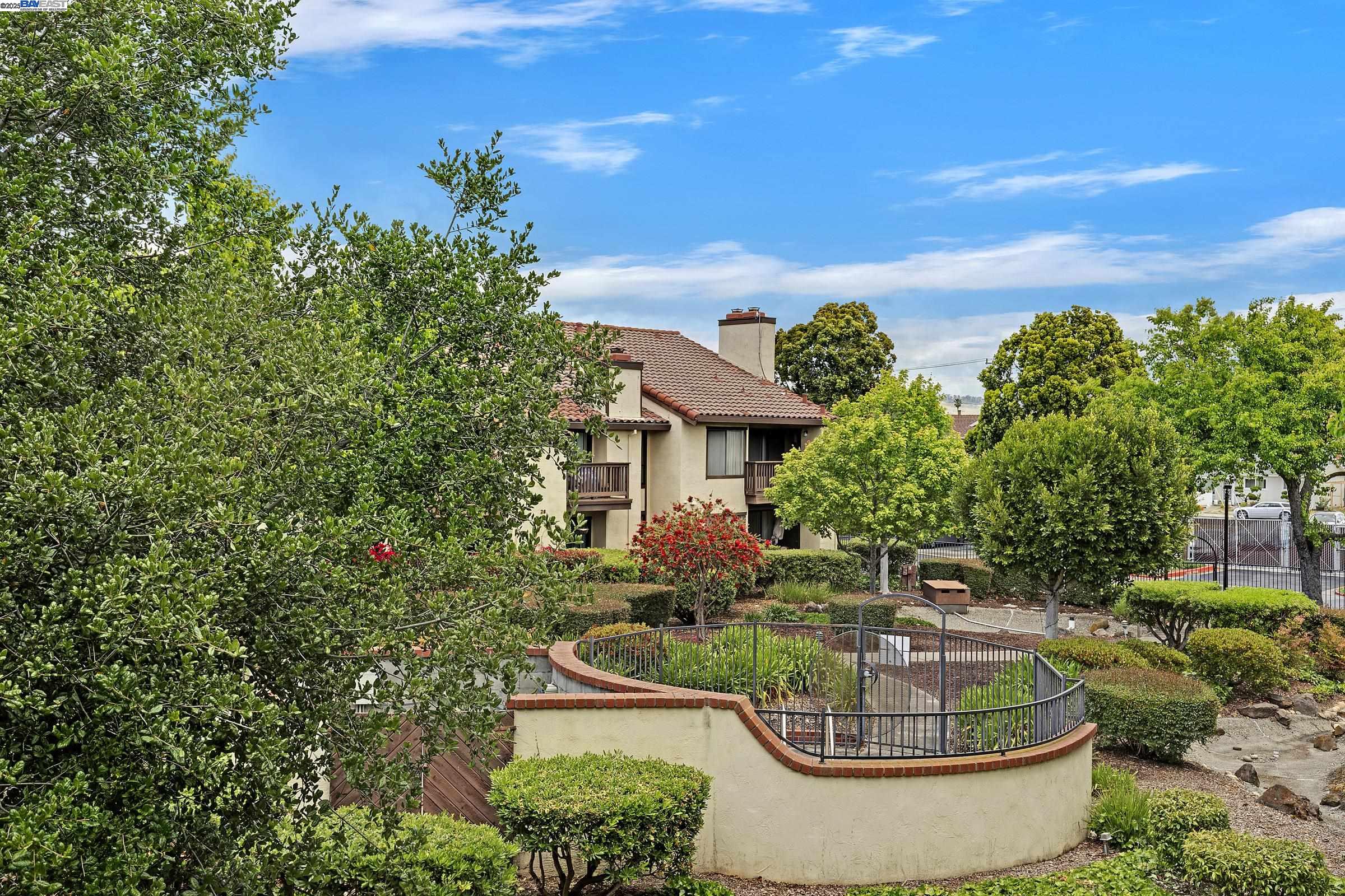 Detail Gallery Image 28 of 33 For 2515 Outrigger Dr., San Leandro,  CA 94577 - 3 Beds | 2/1 Baths
