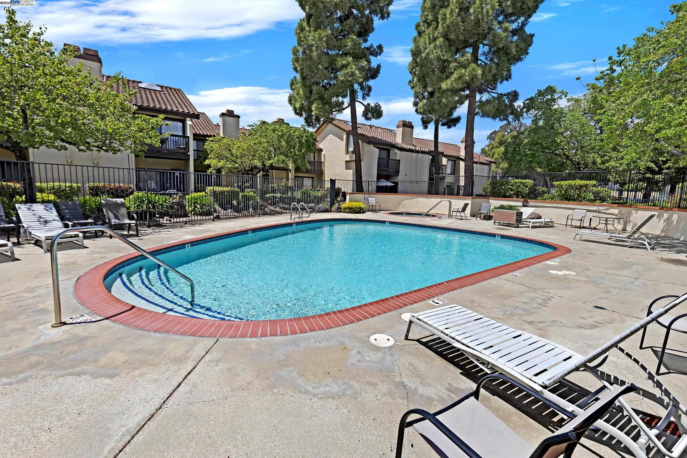 Detail Gallery Image 29 of 33 For 2515 Outrigger Dr., San Leandro,  CA 94577 - 3 Beds | 2/1 Baths