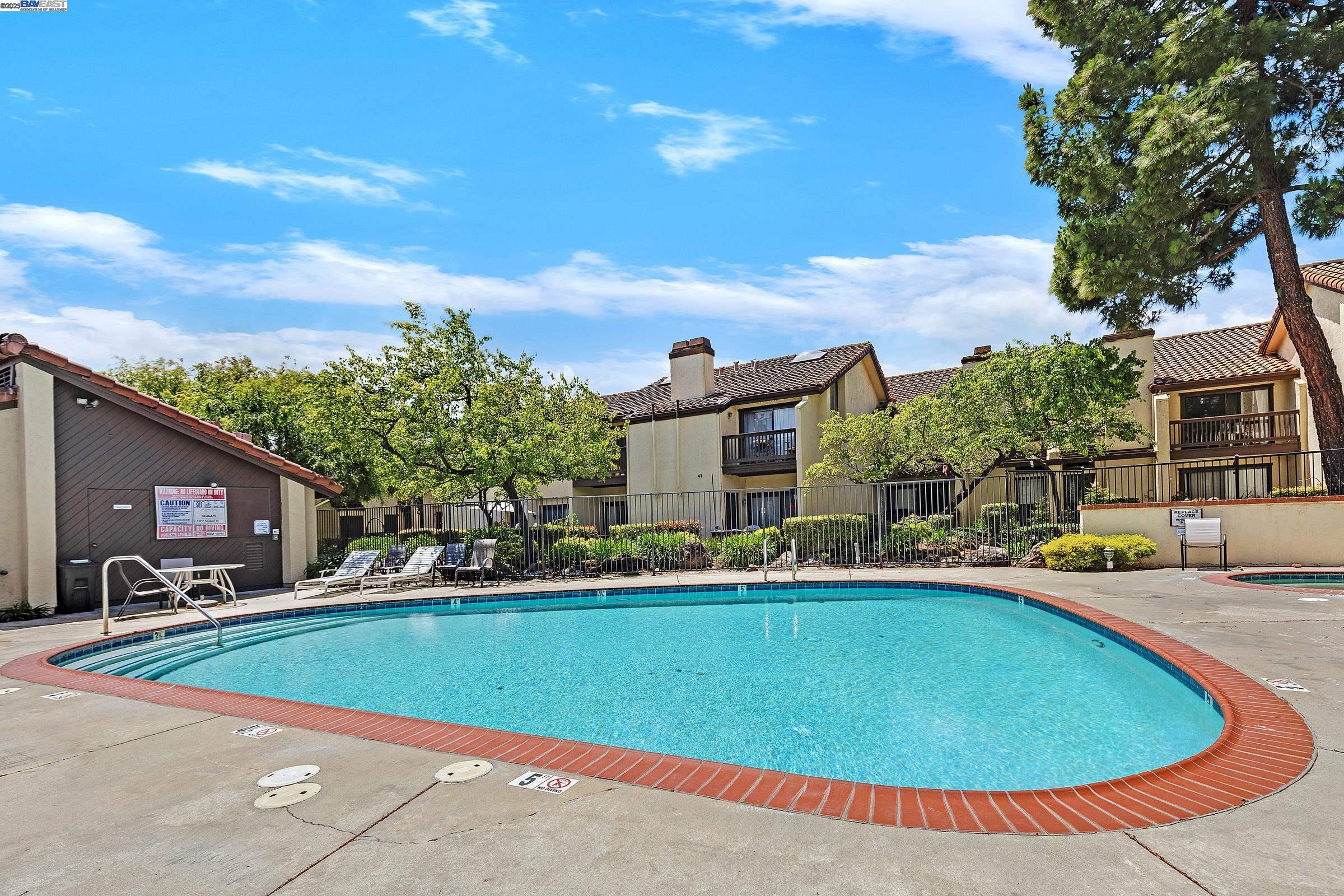 Detail Gallery Image 31 of 33 For 2515 Outrigger Dr., San Leandro,  CA 94577 - 3 Beds | 2/1 Baths