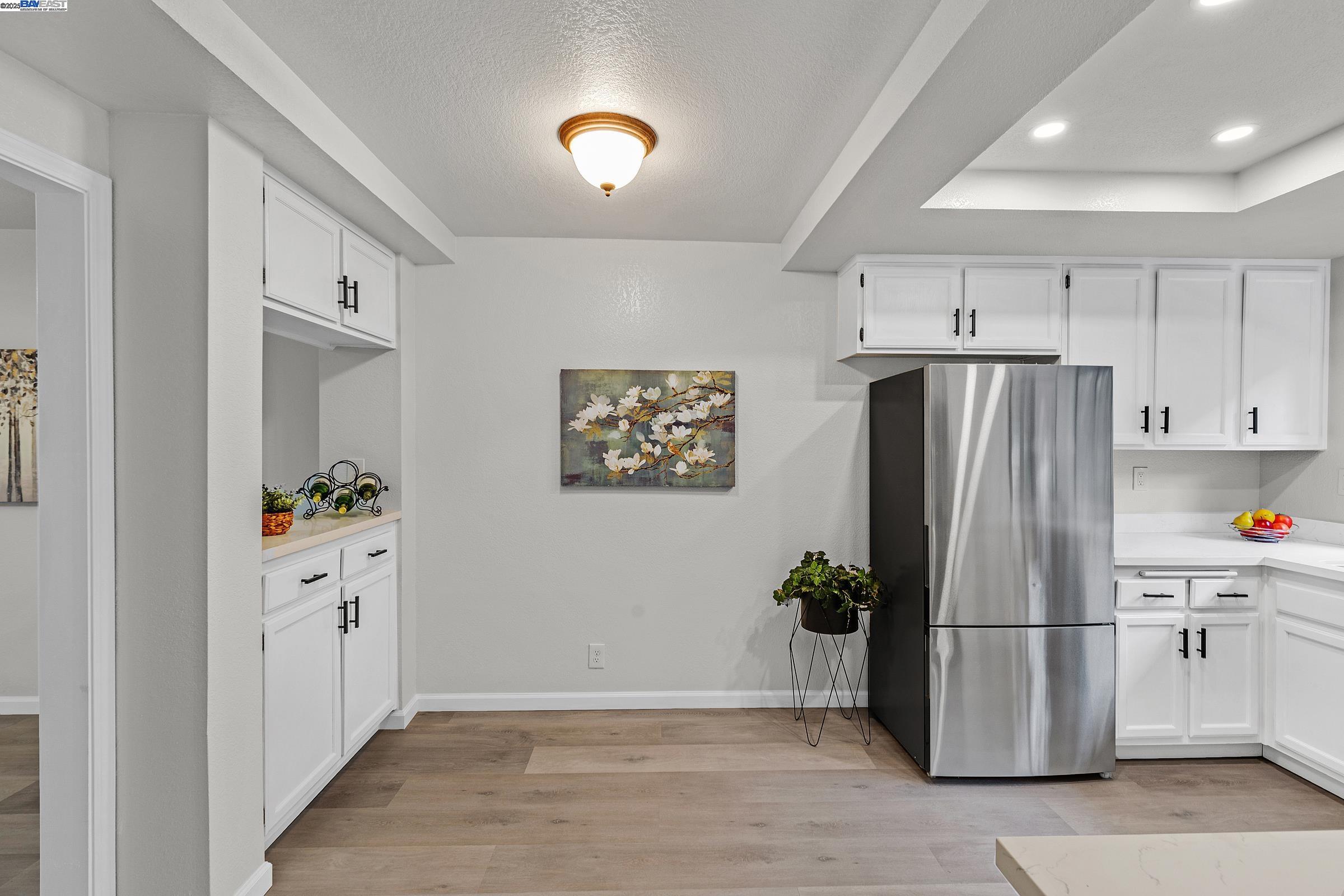 Detail Gallery Image 10 of 33 For 2515 Outrigger Dr., San Leandro,  CA 94577 - 3 Beds | 2/1 Baths