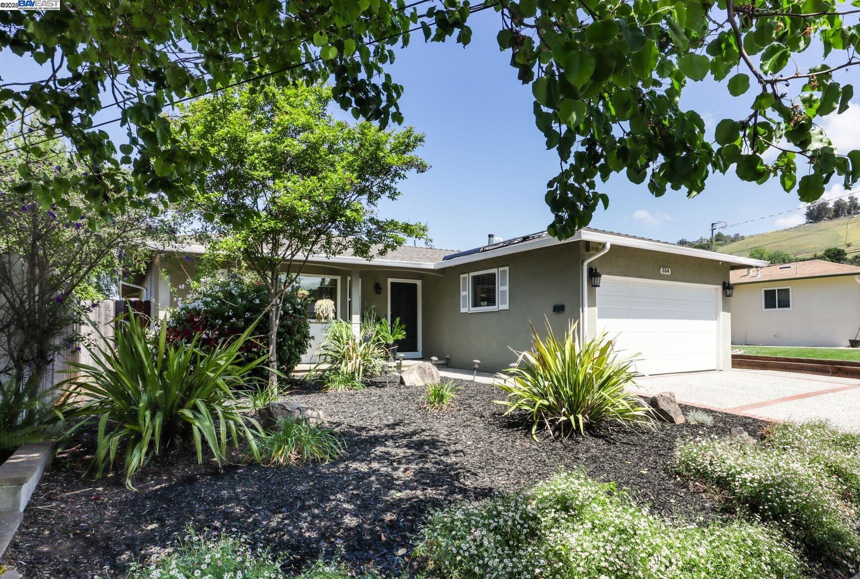 Detail Gallery Image 14 of 17 For 554 Evangeline Way, Hayward,  CA 94544 - 3 Beds | 2 Baths