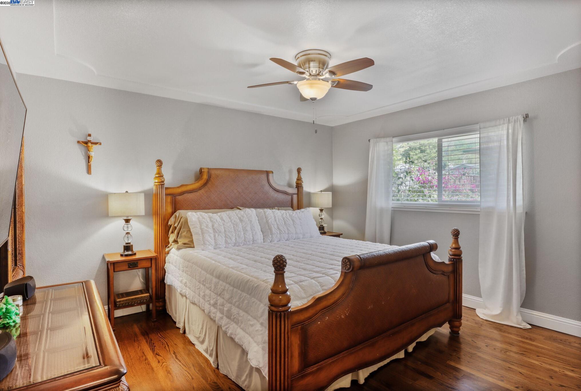 Detail Gallery Image 9 of 17 For 554 Evangeline Way, Hayward,  CA 94544 - 3 Beds | 2 Baths