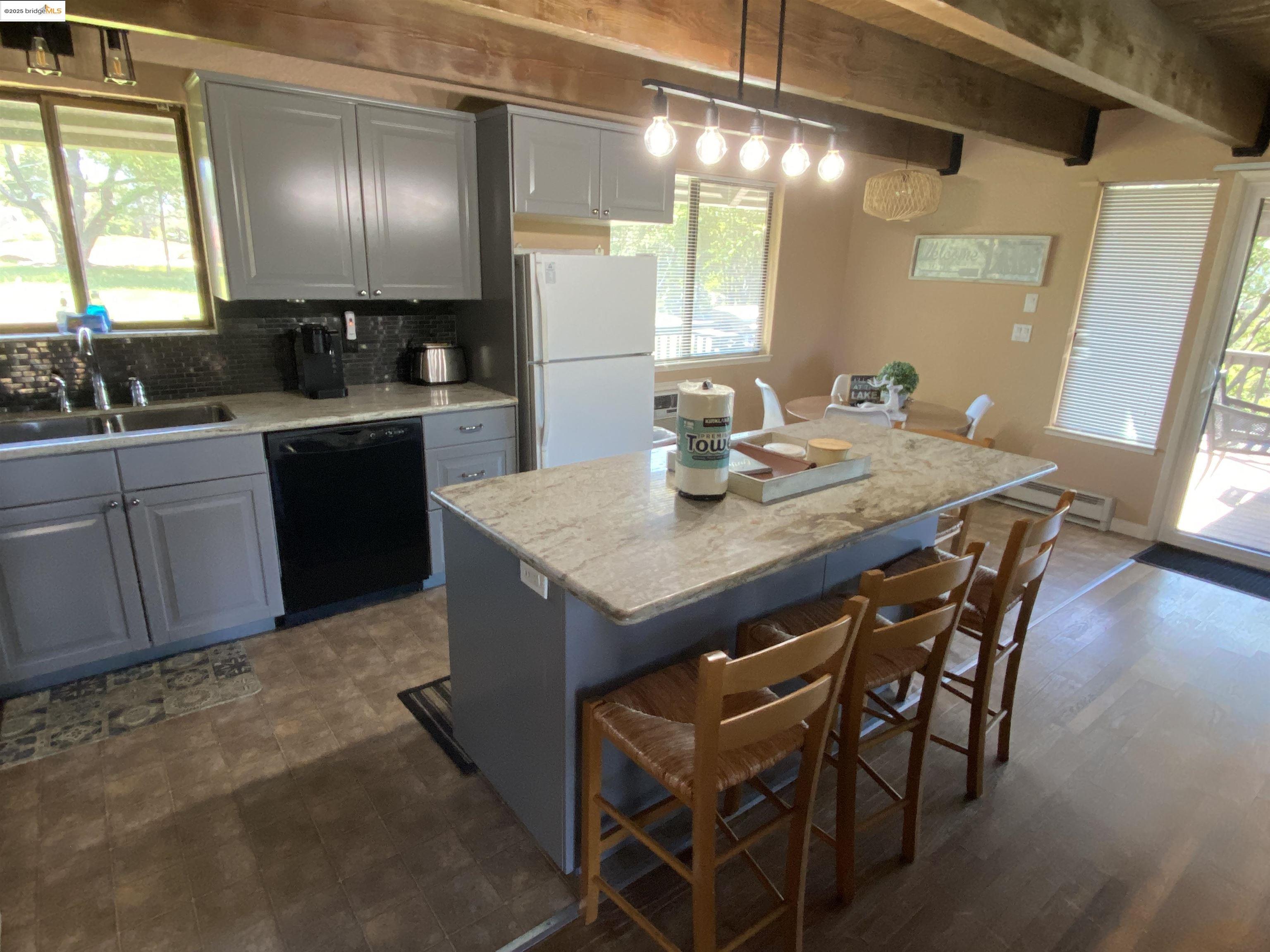 Detail Gallery Image 4 of 13 For 20632 Longview, Groveland,  CA 95321 - 4 Beds | 2 Baths