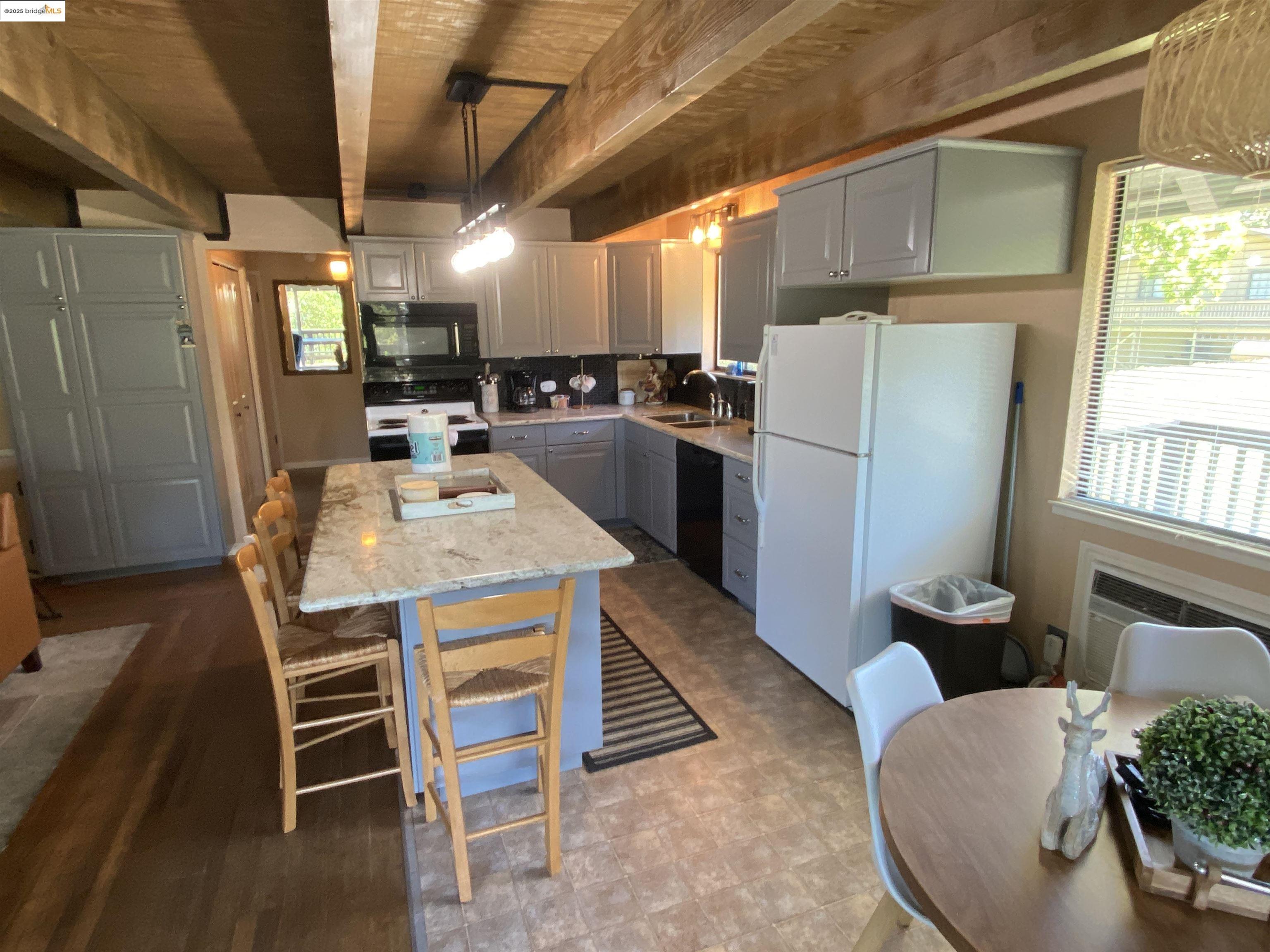 Detail Gallery Image 5 of 13 For 20632 Longview, Groveland,  CA 95321 - 4 Beds | 2 Baths
