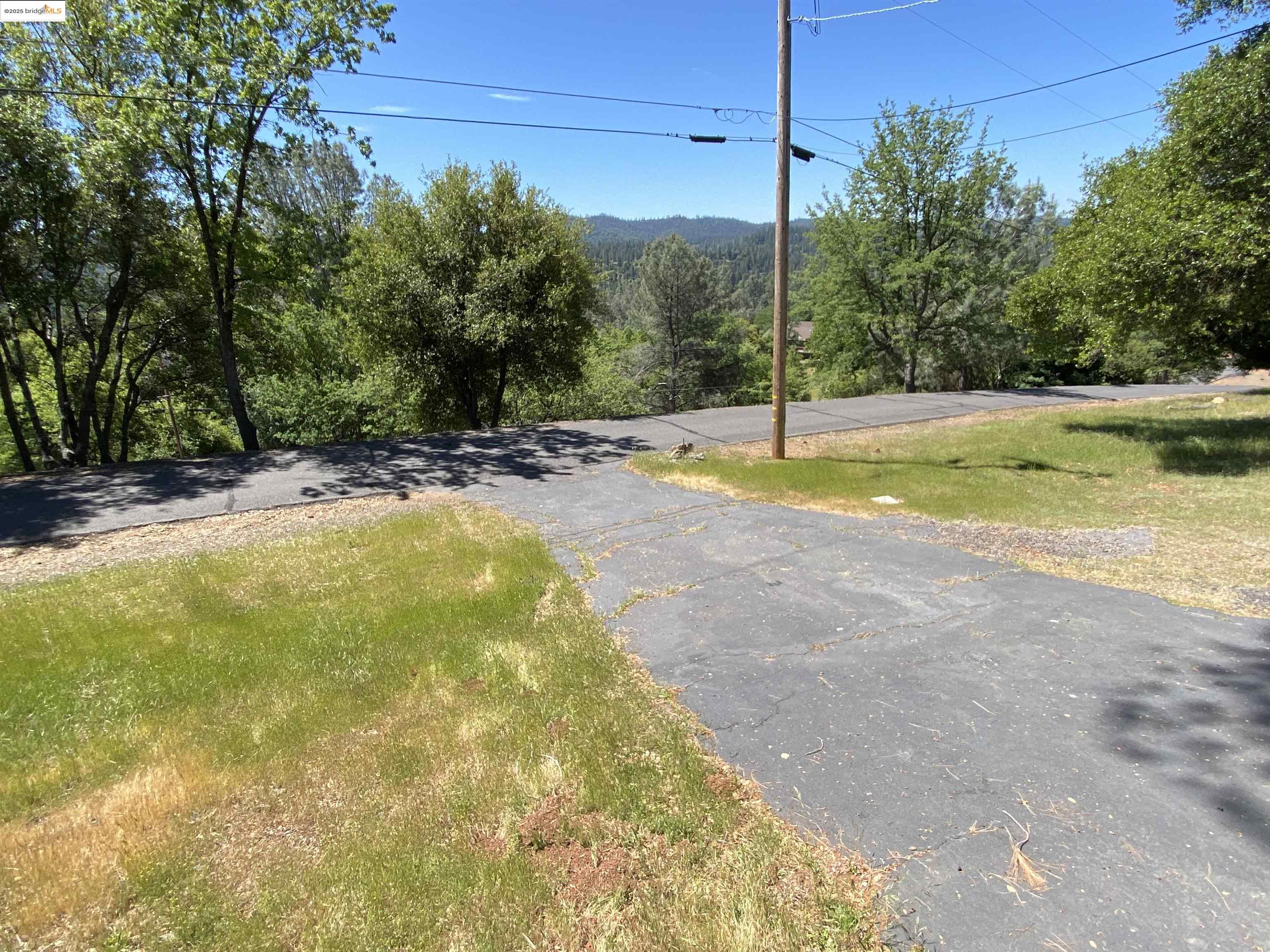 Detail Gallery Image 6 of 13 For 20632 Longview, Groveland,  CA 95321 - 4 Beds | 2 Baths
