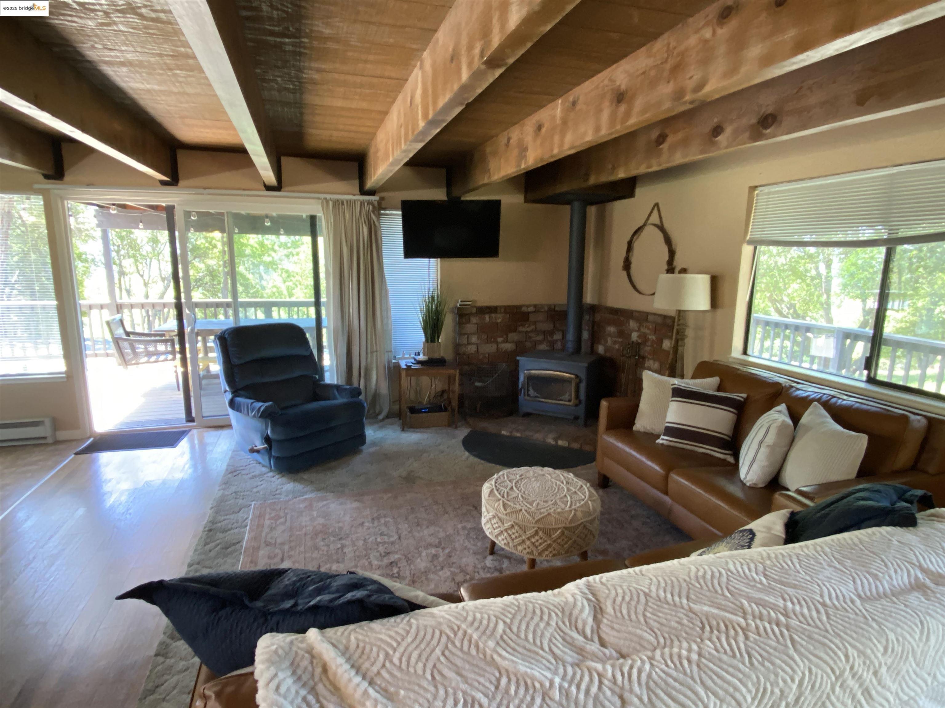 Detail Gallery Image 7 of 13 For 20632 Longview, Groveland,  CA 95321 - 4 Beds | 2 Baths