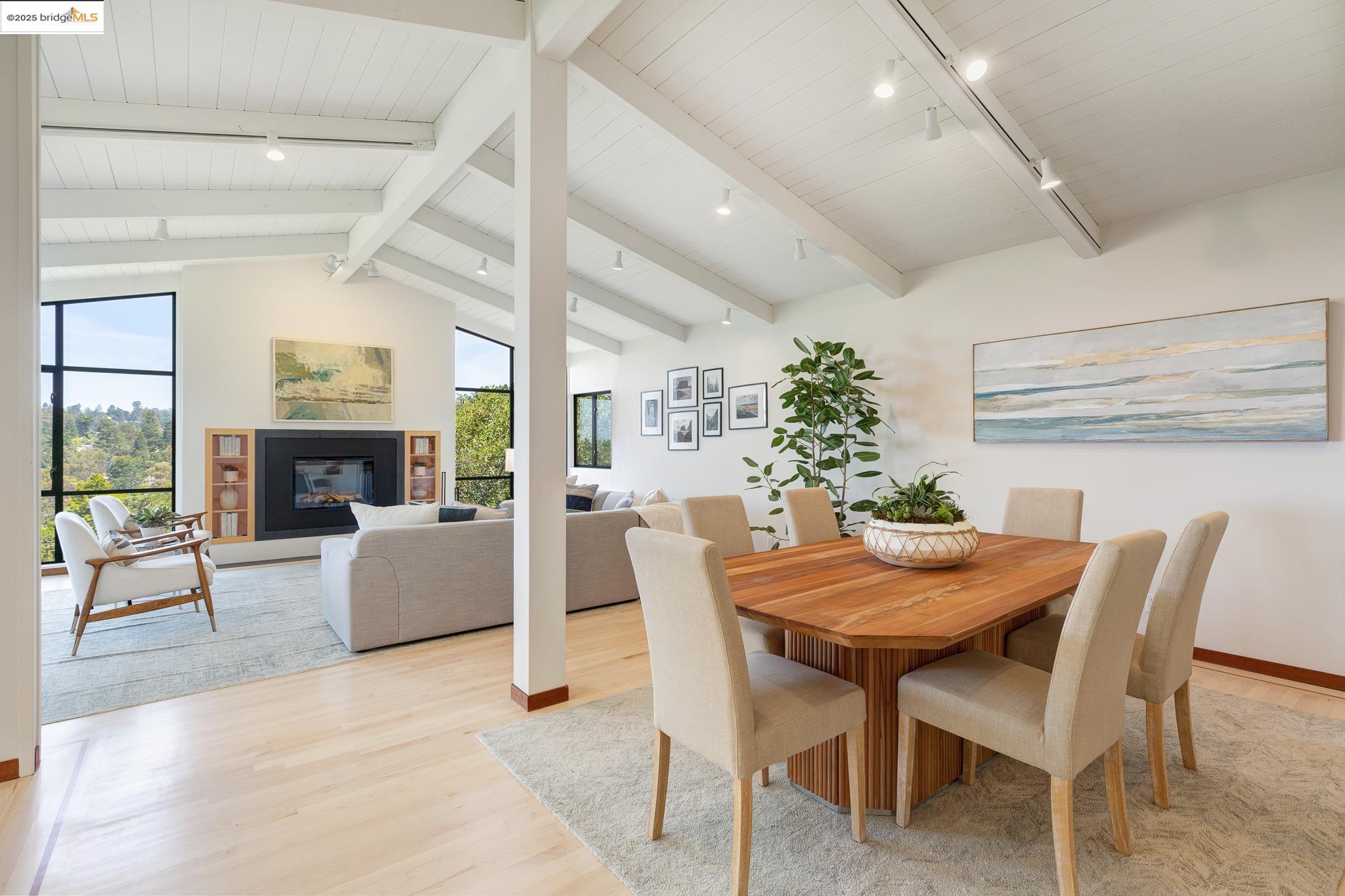 20 Ascot Ct, Oakland, California 94611, 3 Bedrooms Bedrooms, 7 Rooms Rooms,2 BathroomsBathrooms,Residential,For Sale,20 Ascot Ct,41097253