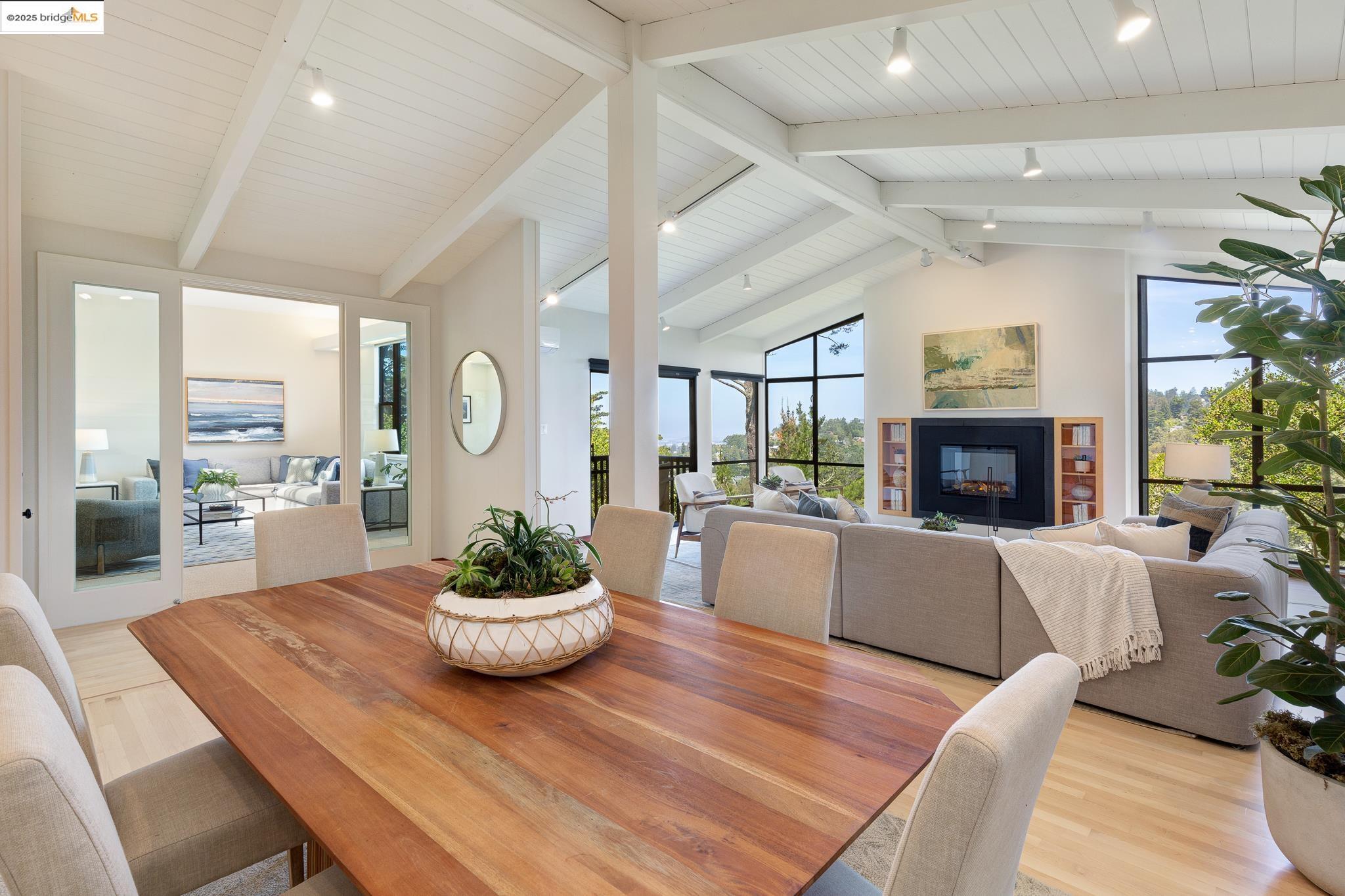 20 Ascot Ct, Oakland, California 94611, 3 Bedrooms Bedrooms, 7 Rooms Rooms,2 BathroomsBathrooms,Residential,For Sale,20 Ascot Ct,41097253