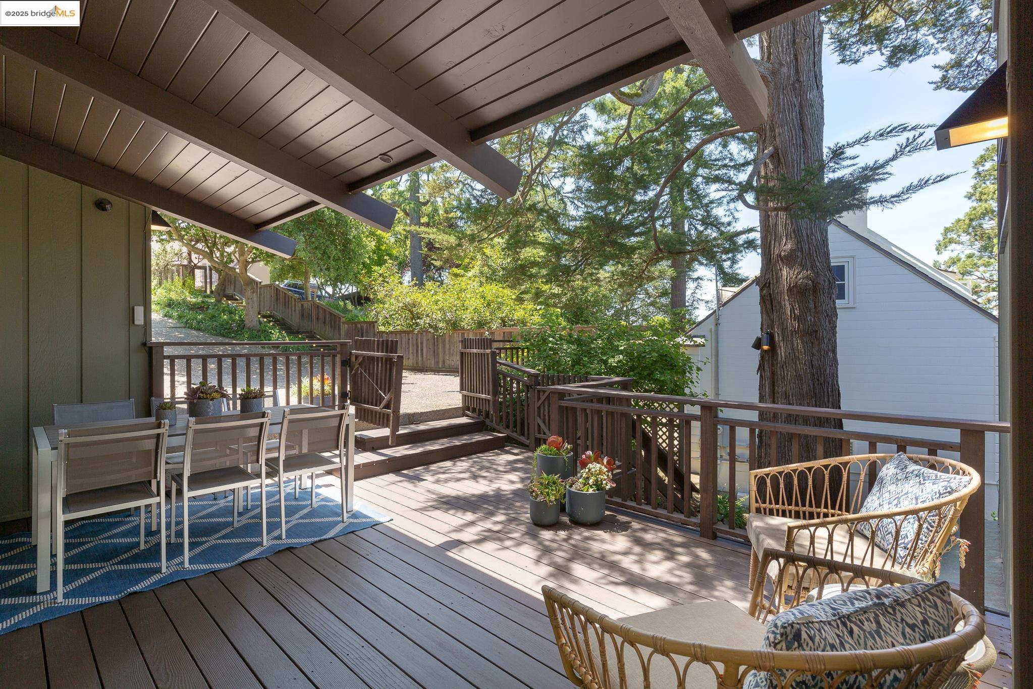 20 Ascot Ct, Oakland, California 94611, 3 Bedrooms Bedrooms, 7 Rooms Rooms,2 BathroomsBathrooms,Residential,For Sale,20 Ascot Ct,41097253