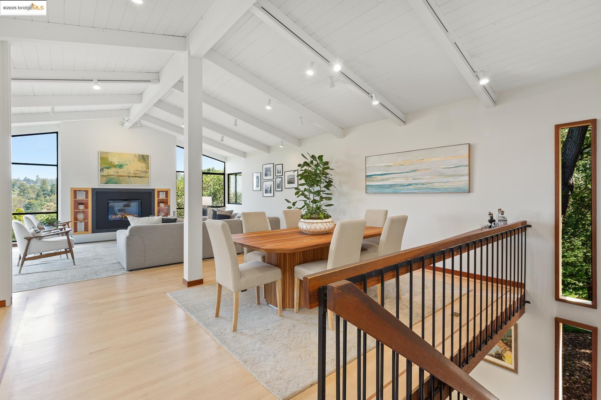 20 Ascot Ct, Oakland, California 94611, 3 Bedrooms Bedrooms, 7 Rooms Rooms,2 BathroomsBathrooms,Residential,For Sale,20 Ascot Ct,41097253