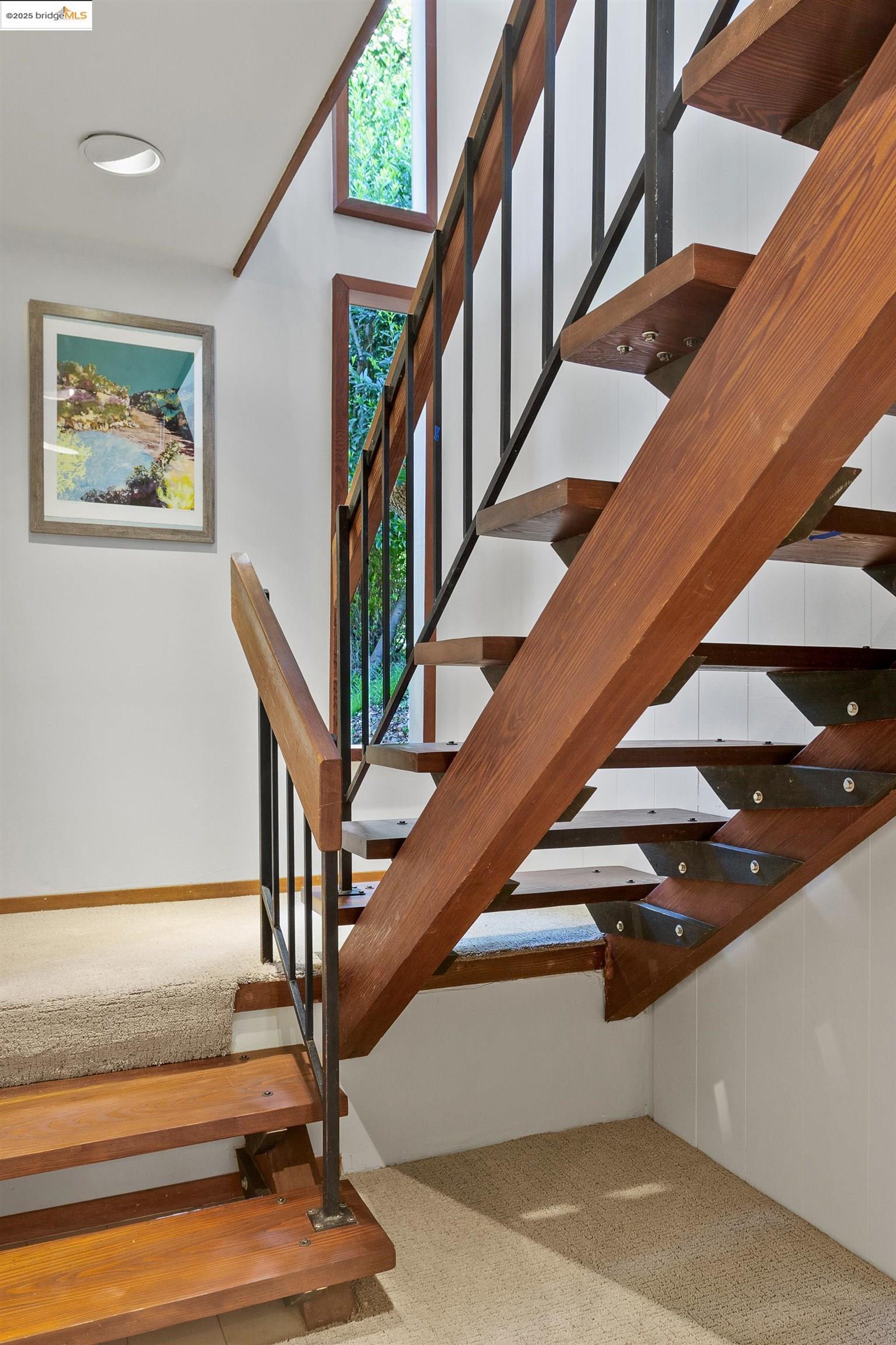 20 Ascot Ct, Oakland, California 94611, 3 Bedrooms Bedrooms, 7 Rooms Rooms,2 BathroomsBathrooms,Residential,For Sale,20 Ascot Ct,41097253