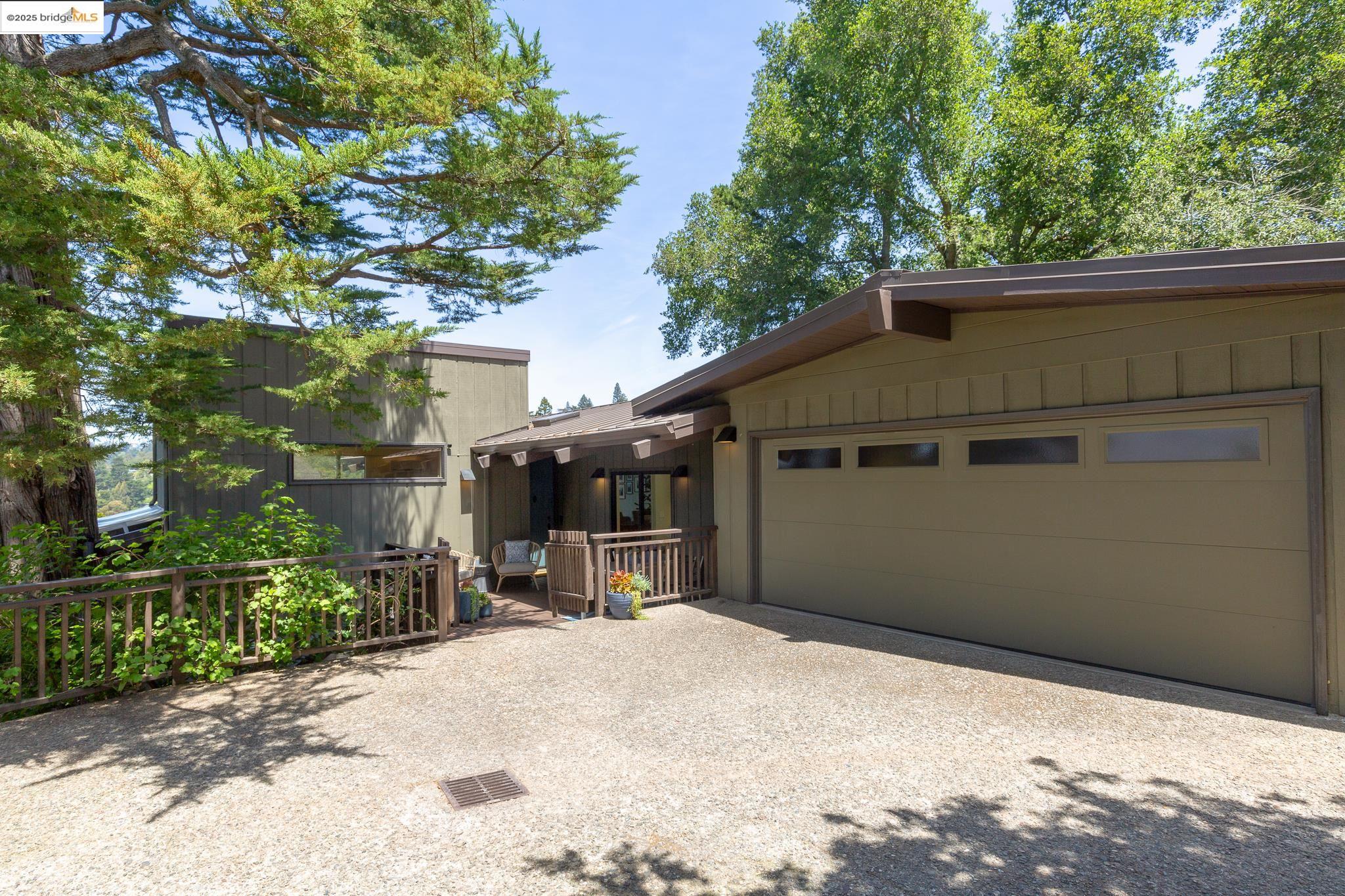 20 Ascot Ct, Oakland, California 94611, 3 Bedrooms Bedrooms, 7 Rooms Rooms,2 BathroomsBathrooms,Residential,For Sale,20 Ascot Ct,41097253