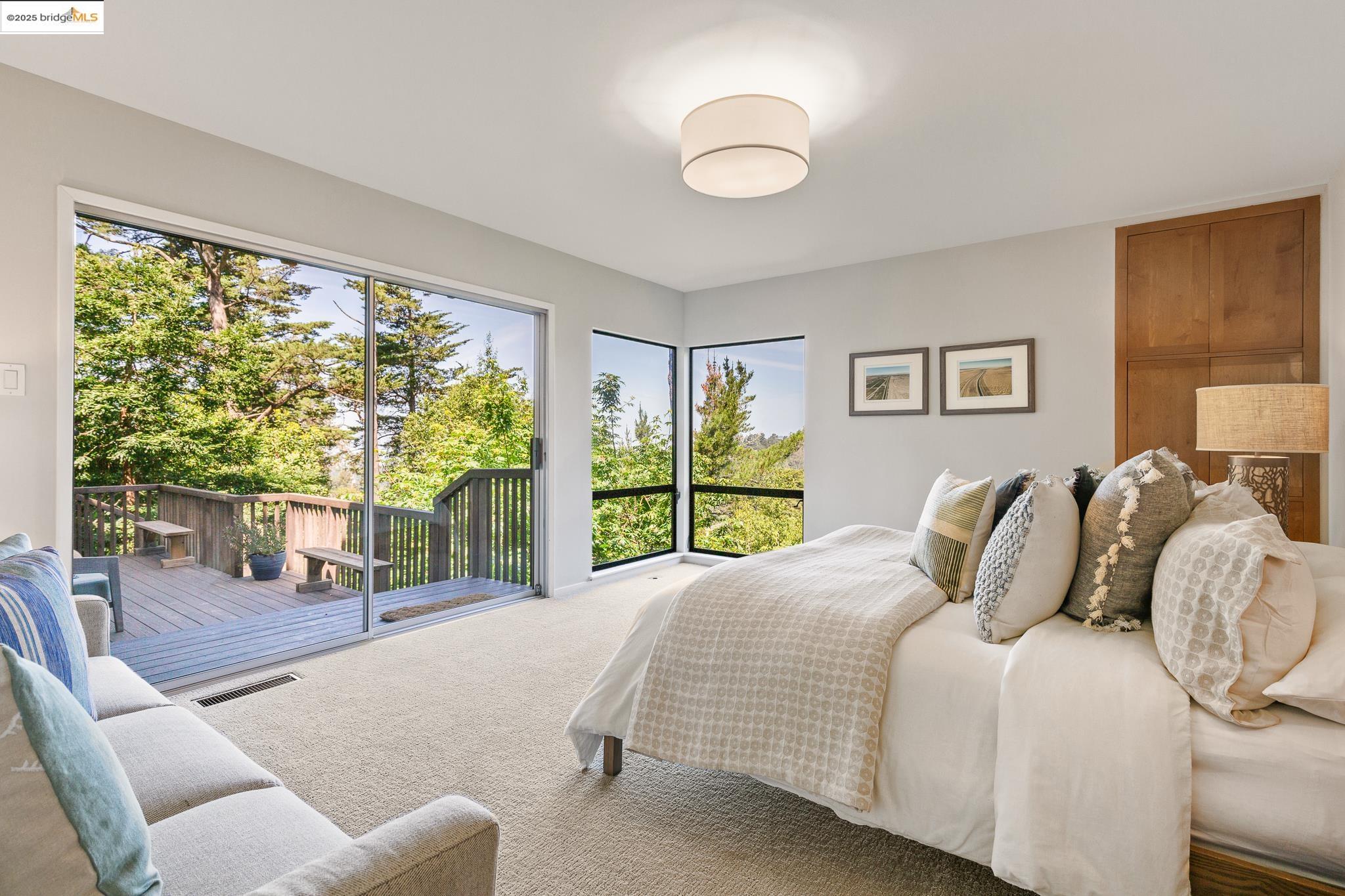 20 Ascot Ct, Oakland, California 94611, 3 Bedrooms Bedrooms, 7 Rooms Rooms,2 BathroomsBathrooms,Residential,For Sale,20 Ascot Ct,41097253