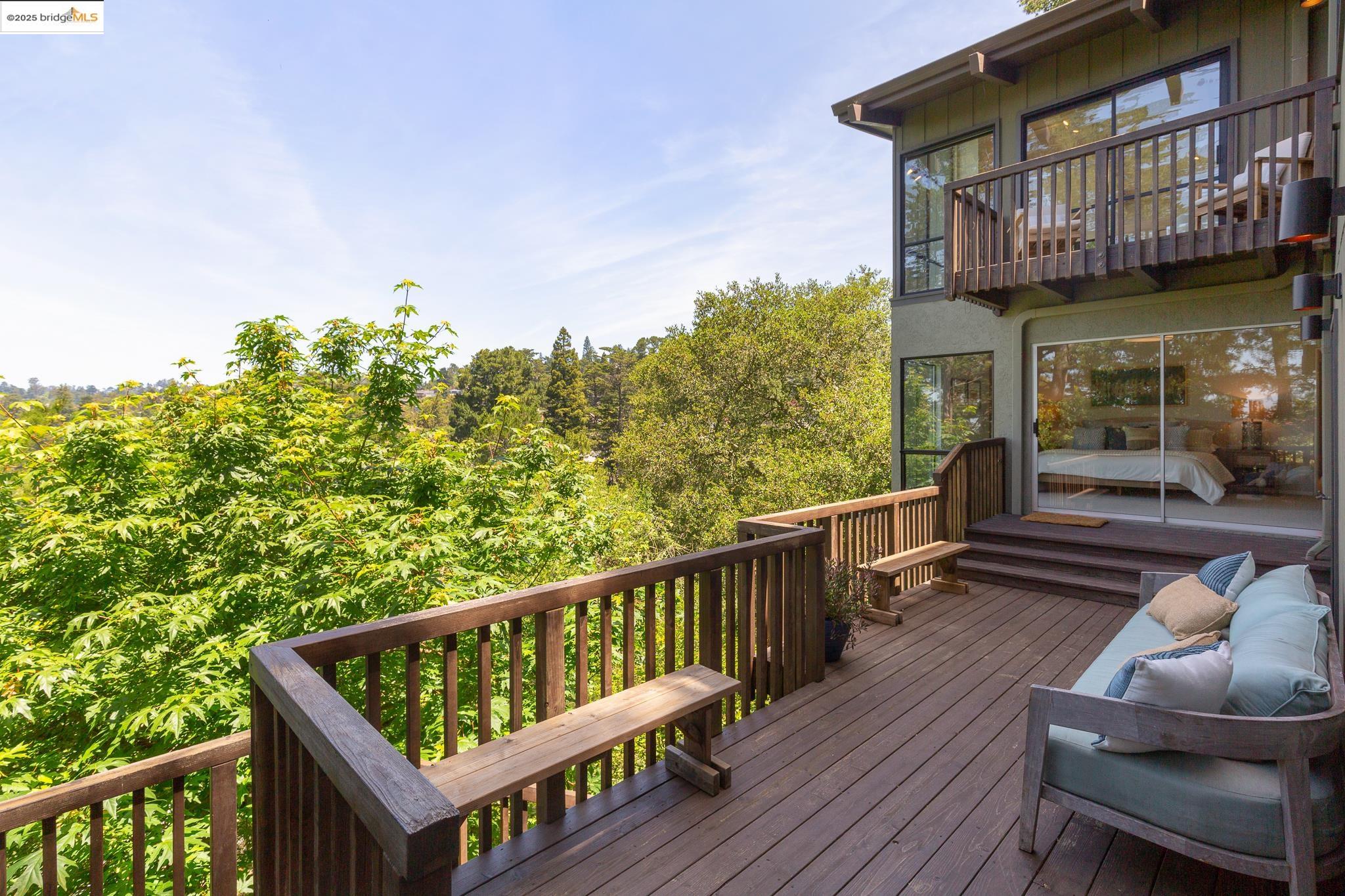 20 Ascot Ct, Oakland, California 94611, 3 Bedrooms Bedrooms, 7 Rooms Rooms,2 BathroomsBathrooms,Residential,For Sale,20 Ascot Ct,41097253