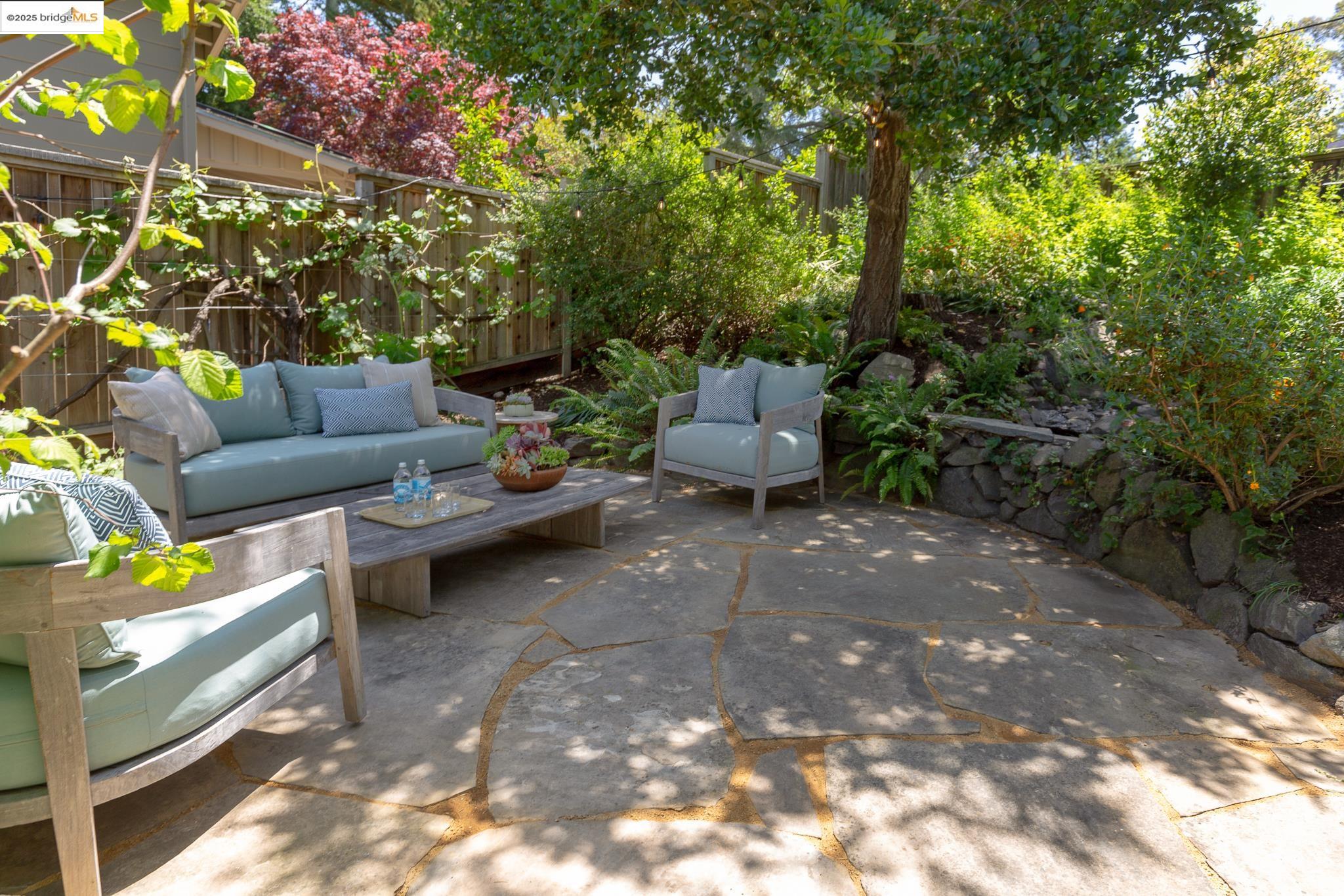 20 Ascot Ct, Oakland, California 94611, 3 Bedrooms Bedrooms, 7 Rooms Rooms,2 BathroomsBathrooms,Residential,For Sale,20 Ascot Ct,41097253