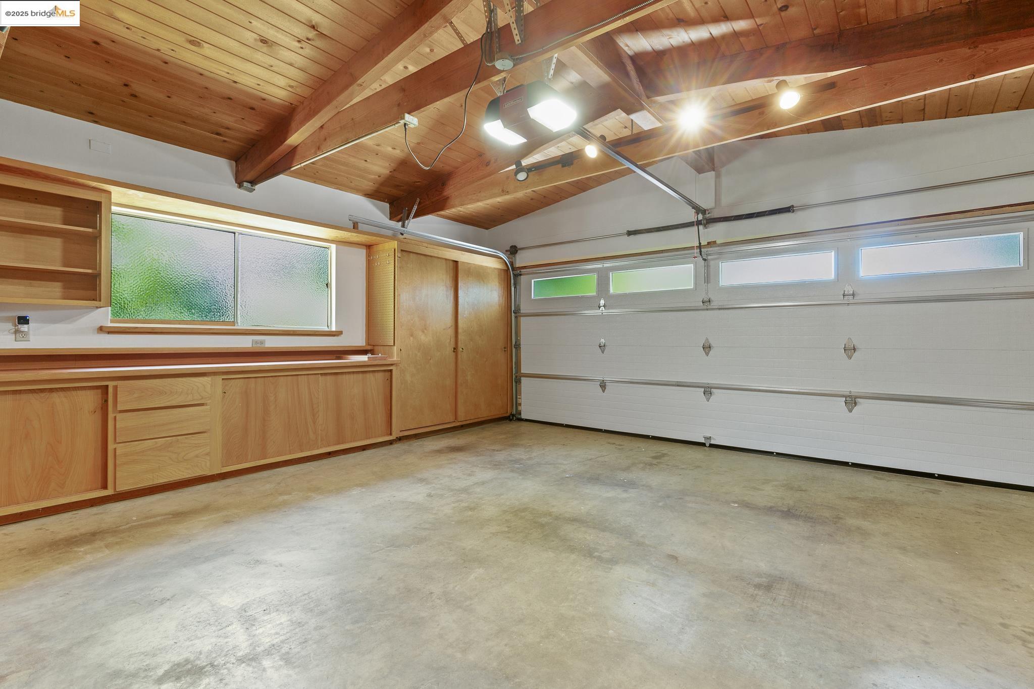 20 Ascot Ct, Oakland, California 94611, 3 Bedrooms Bedrooms, 7 Rooms Rooms,2 BathroomsBathrooms,Residential,For Sale,20 Ascot Ct,41097253