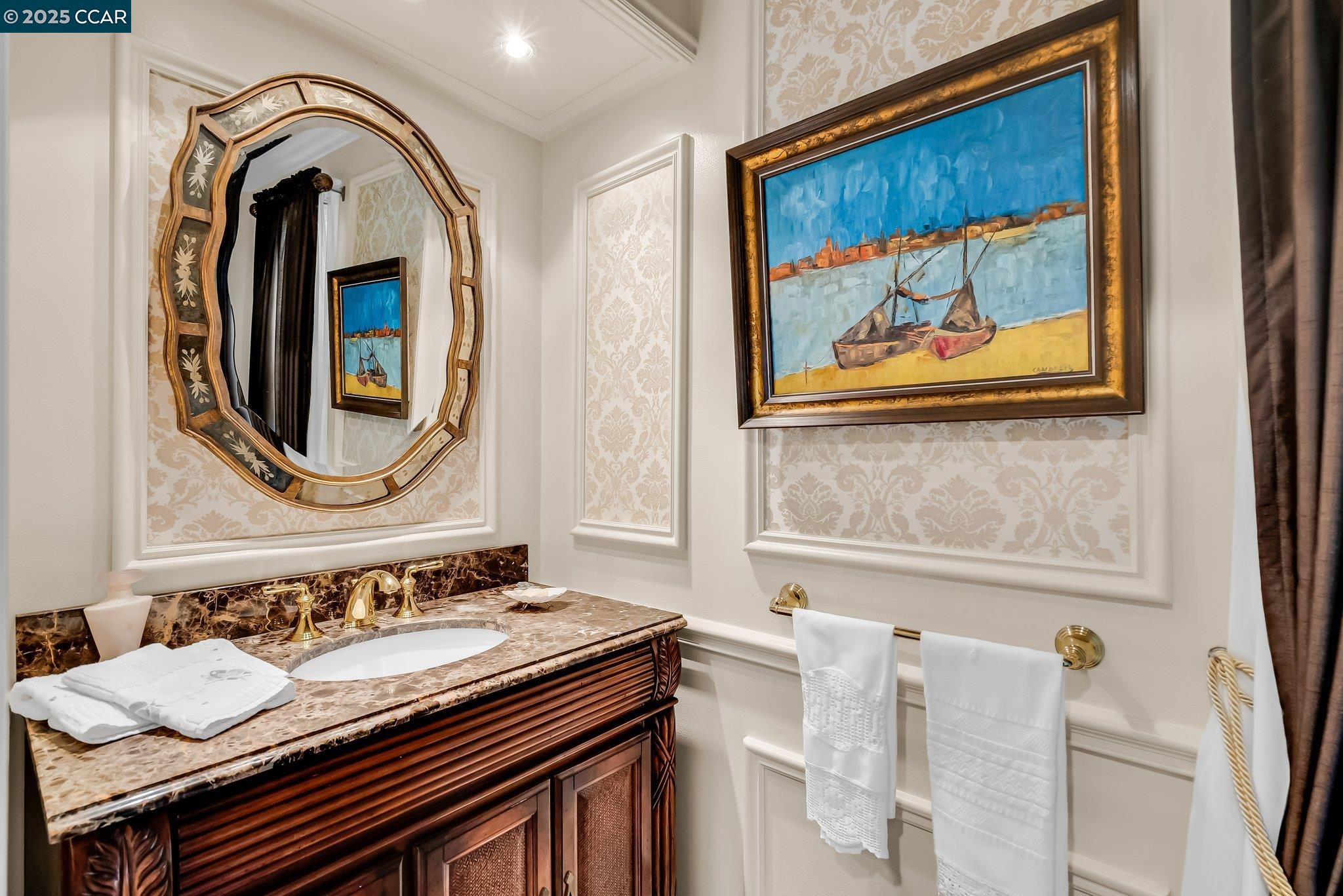 Detail Gallery Image 11 of 36 For 117 Alta Mesa Ct, Moraga,  CA 94556 - 4 Beds | 2/1 Baths