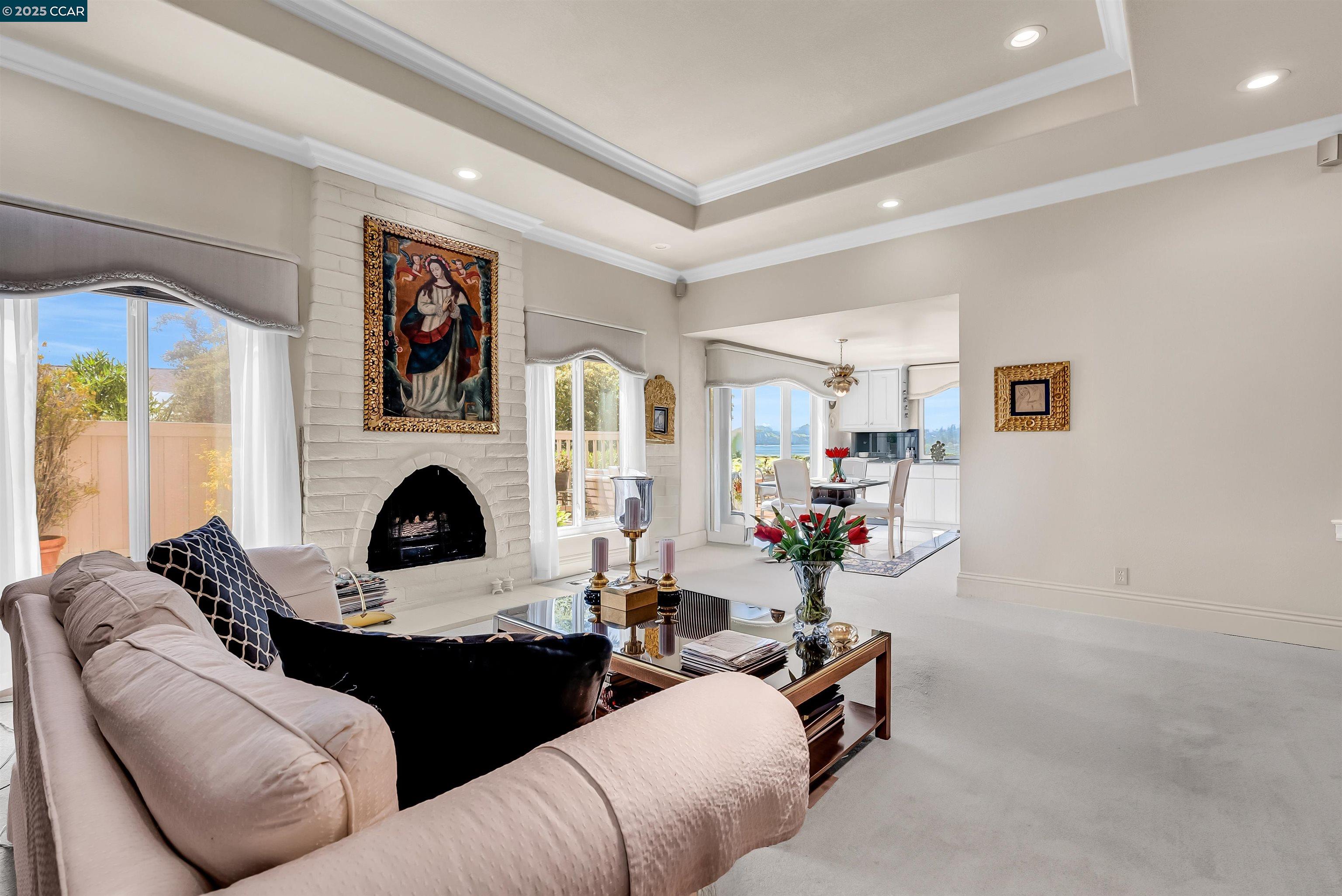 Detail Gallery Image 11 of 31 For 117 Alta Mesa Ct, Moraga,  CA 94556 - 4 Beds | 2/1 Baths