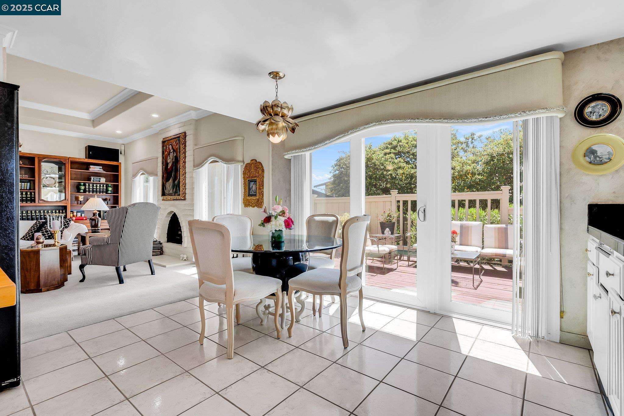 Detail Gallery Image 15 of 36 For 117 Alta Mesa Ct, Moraga,  CA 94556 - 4 Beds | 2/1 Baths