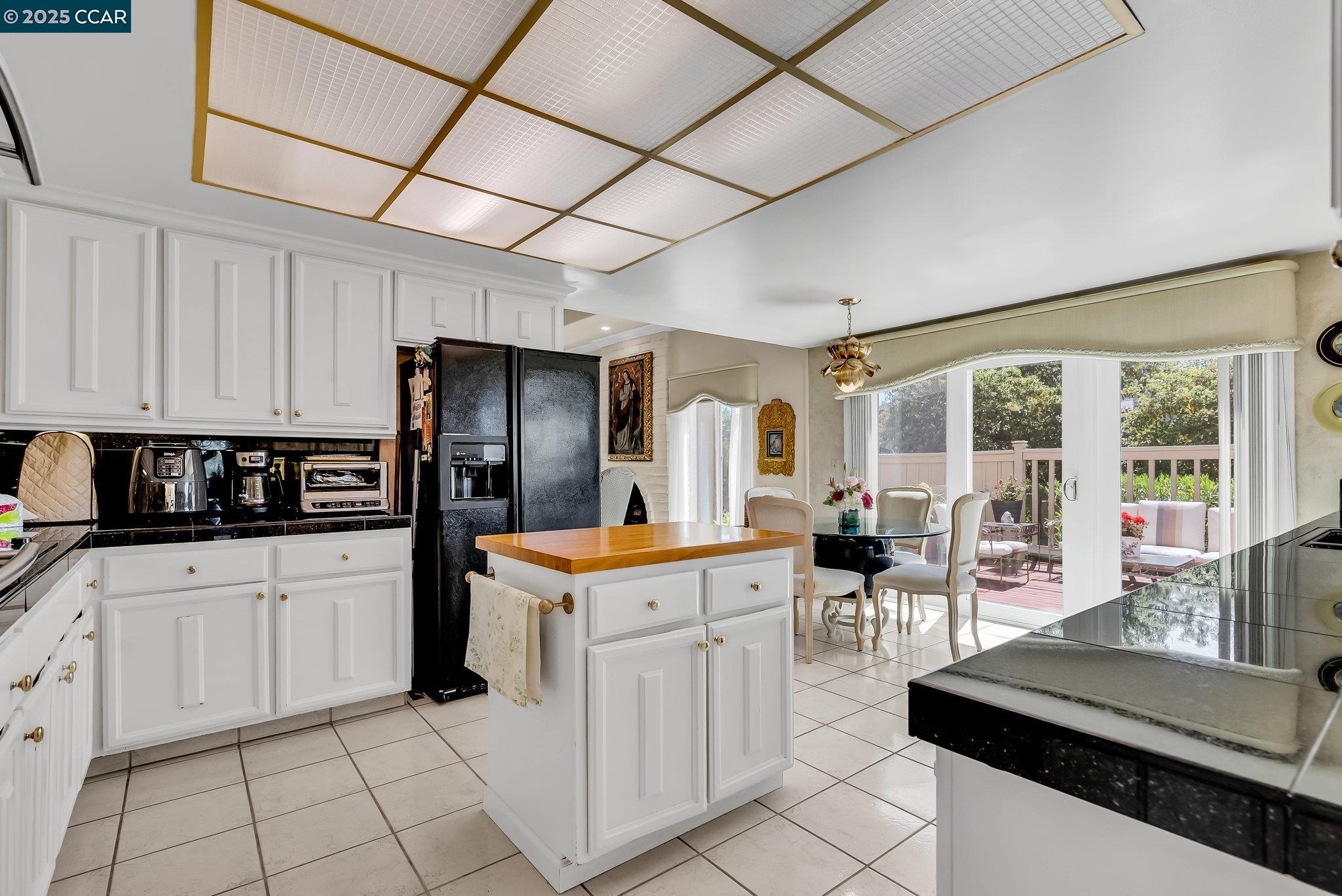 Detail Gallery Image 16 of 36 For 117 Alta Mesa Ct, Moraga,  CA 94556 - 4 Beds | 2/1 Baths