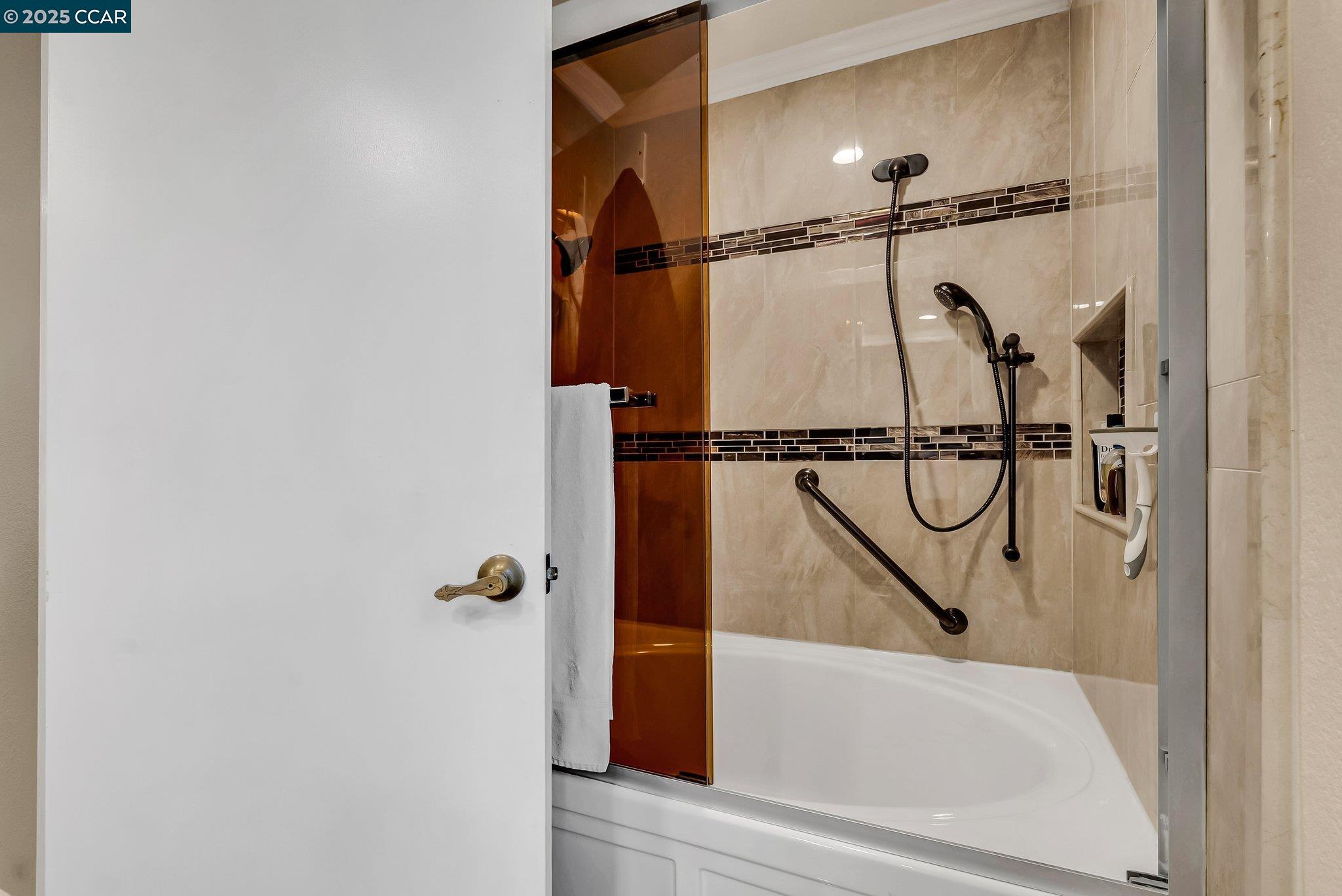 Detail Gallery Image 22 of 36 For 117 Alta Mesa Ct, Moraga,  CA 94556 - 4 Beds | 2/1 Baths