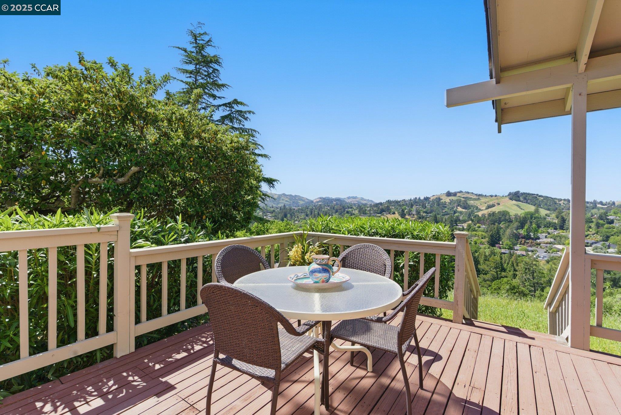 Detail Gallery Image 29 of 36 For 117 Alta Mesa Ct, Moraga,  CA 94556 - 4 Beds | 2/1 Baths