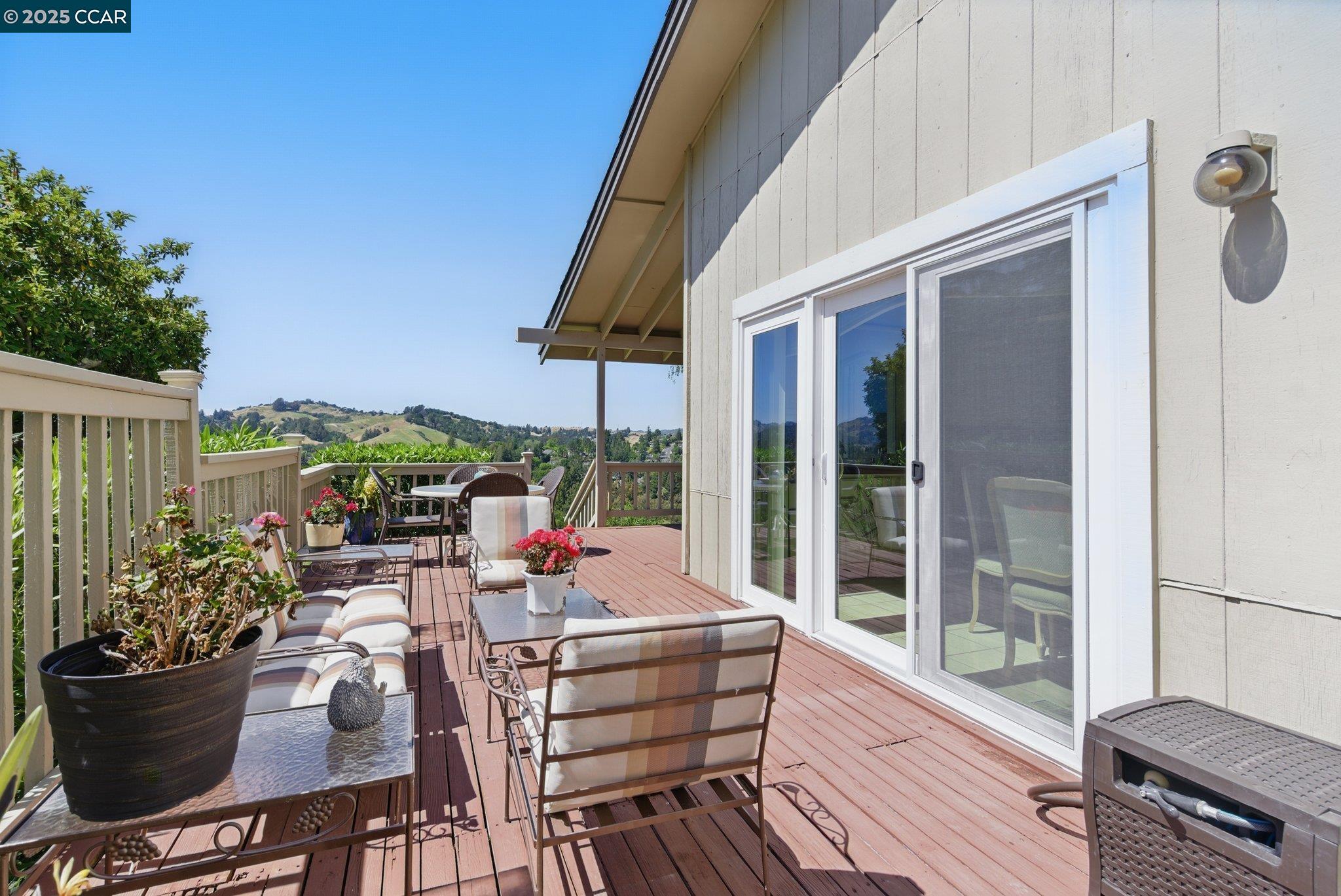 Detail Gallery Image 32 of 36 For 117 Alta Mesa Ct, Moraga,  CA 94556 - 4 Beds | 2/1 Baths