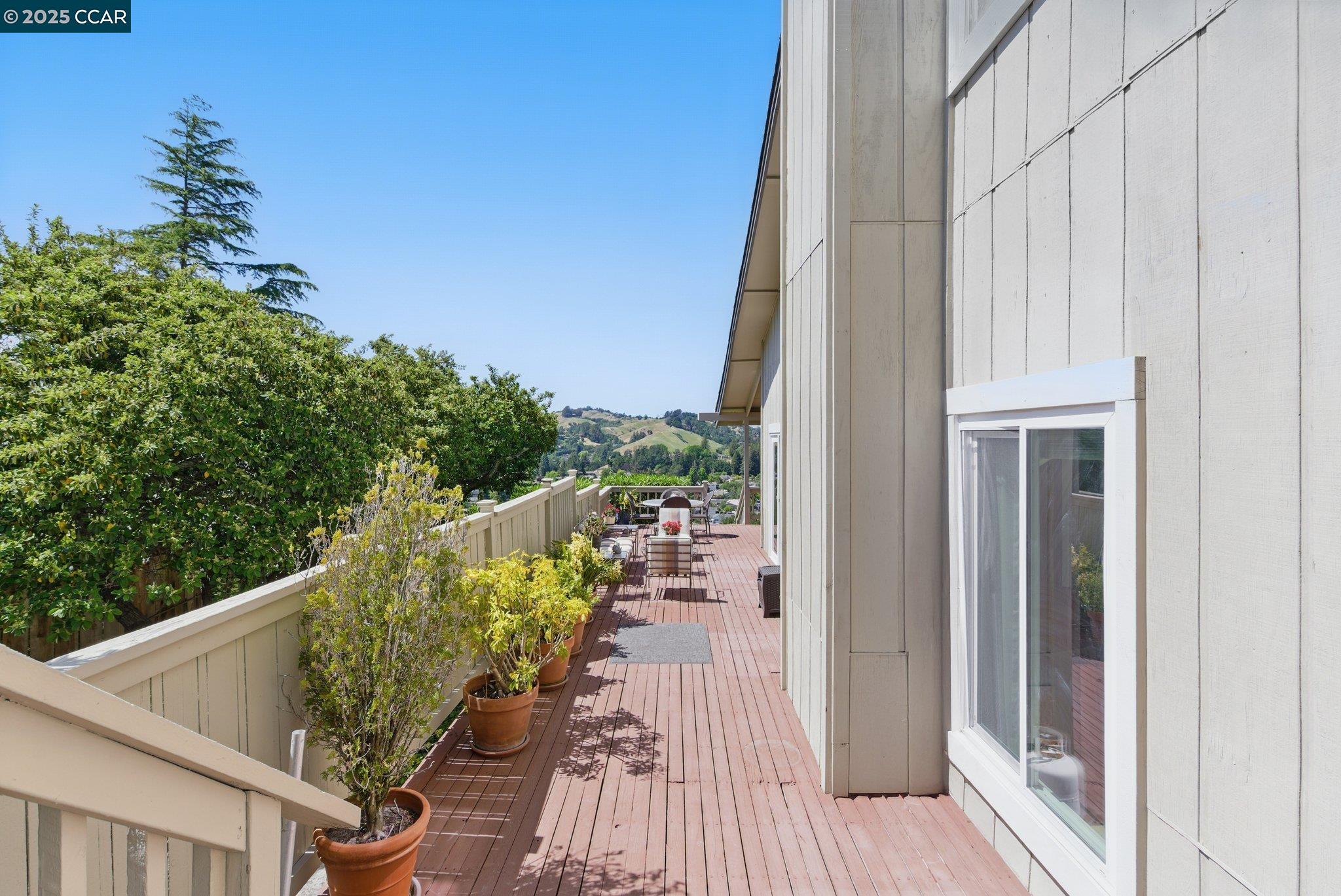 Detail Gallery Image 33 of 36 For 117 Alta Mesa Ct, Moraga,  CA 94556 - 4 Beds | 2/1 Baths