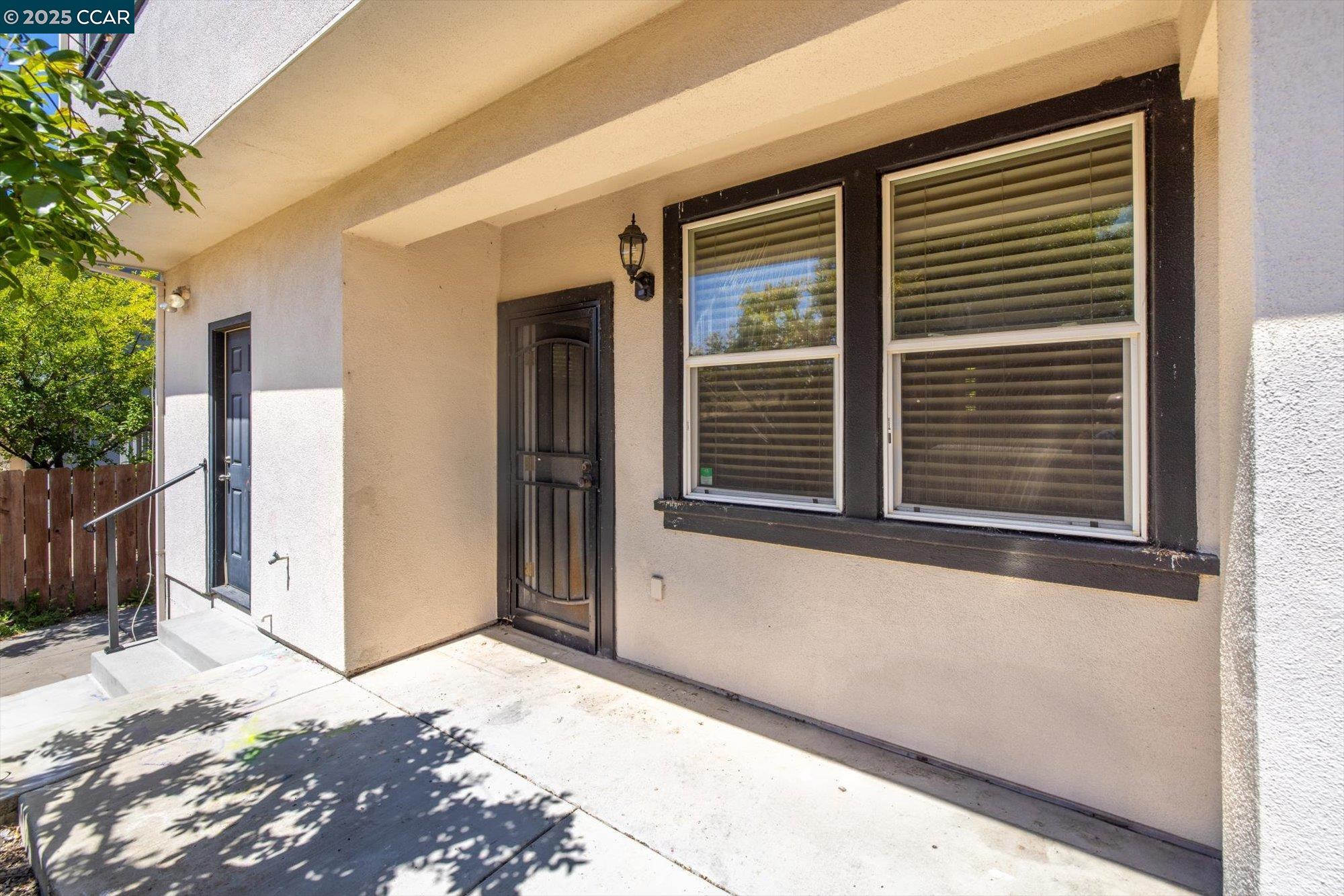 Detail Gallery Image 13 of 55 For 272 Appian Village Dr, El Sobrante,  CA 94803 - 4 Beds | 2/1 Baths