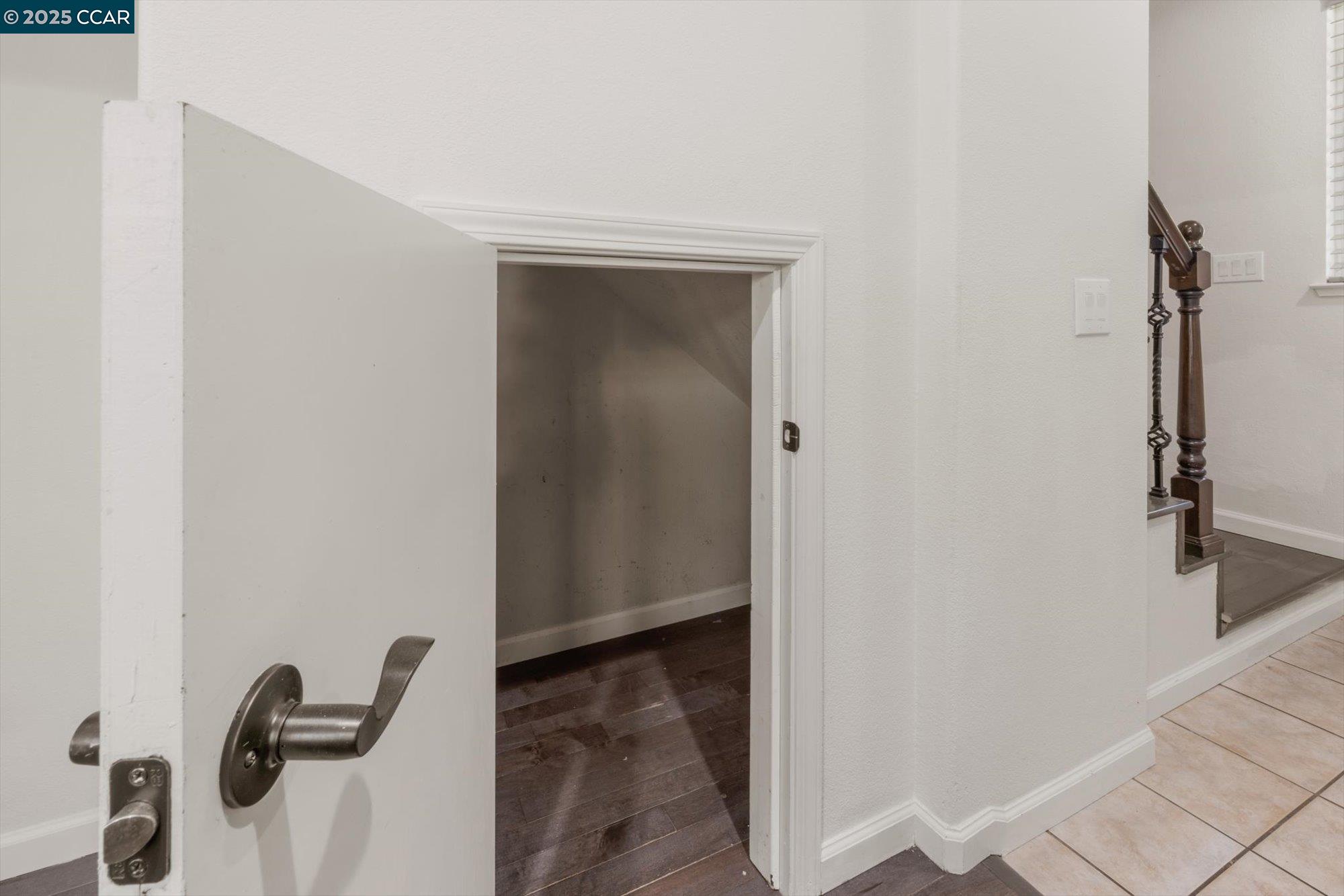 Detail Gallery Image 20 of 55 For 272 Appian Village Dr, El Sobrante,  CA 94803 - 4 Beds | 2/1 Baths