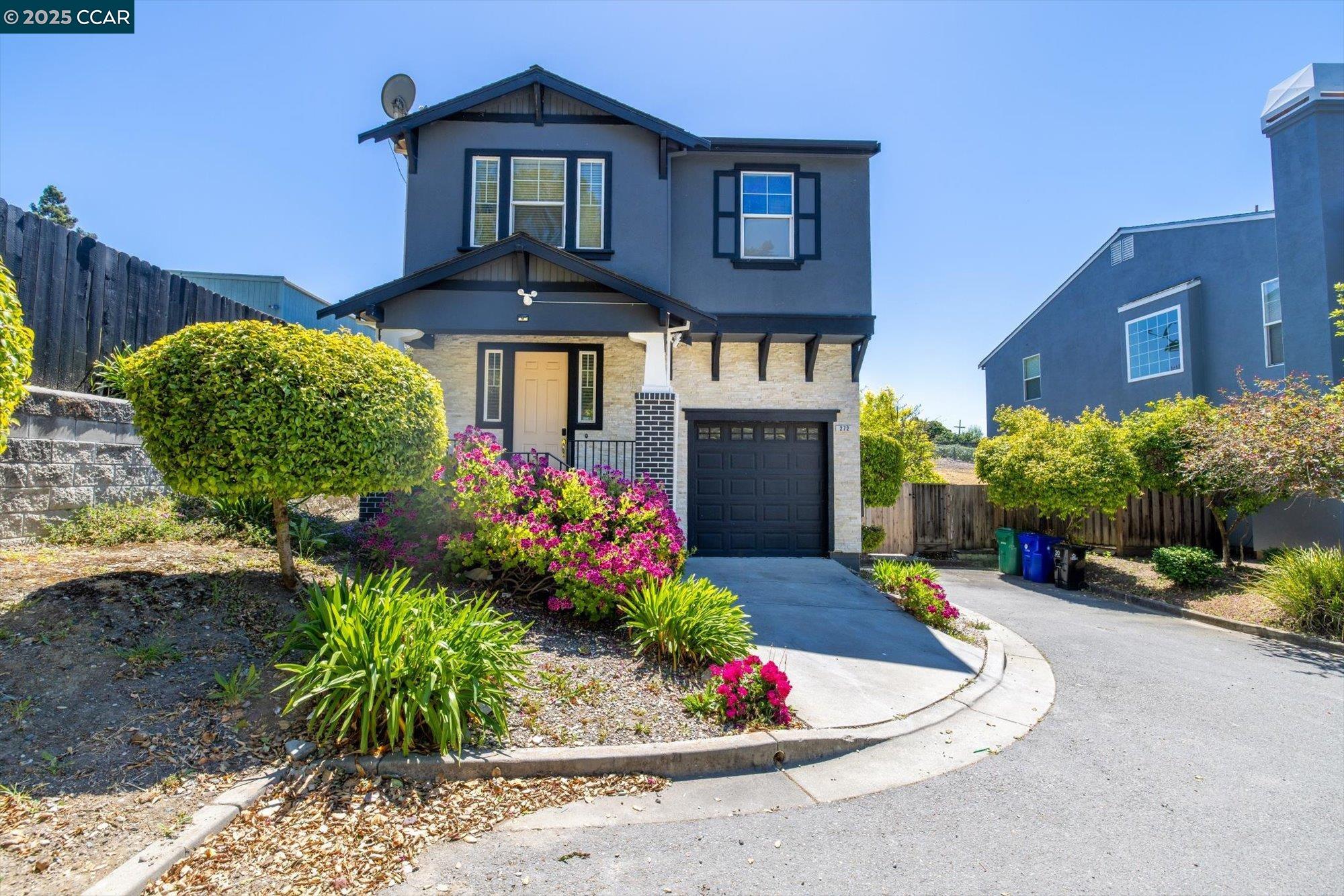 Detail Gallery Image 3 of 55 For 272 Appian Village Dr, El Sobrante,  CA 94803 - 4 Beds | 2/1 Baths