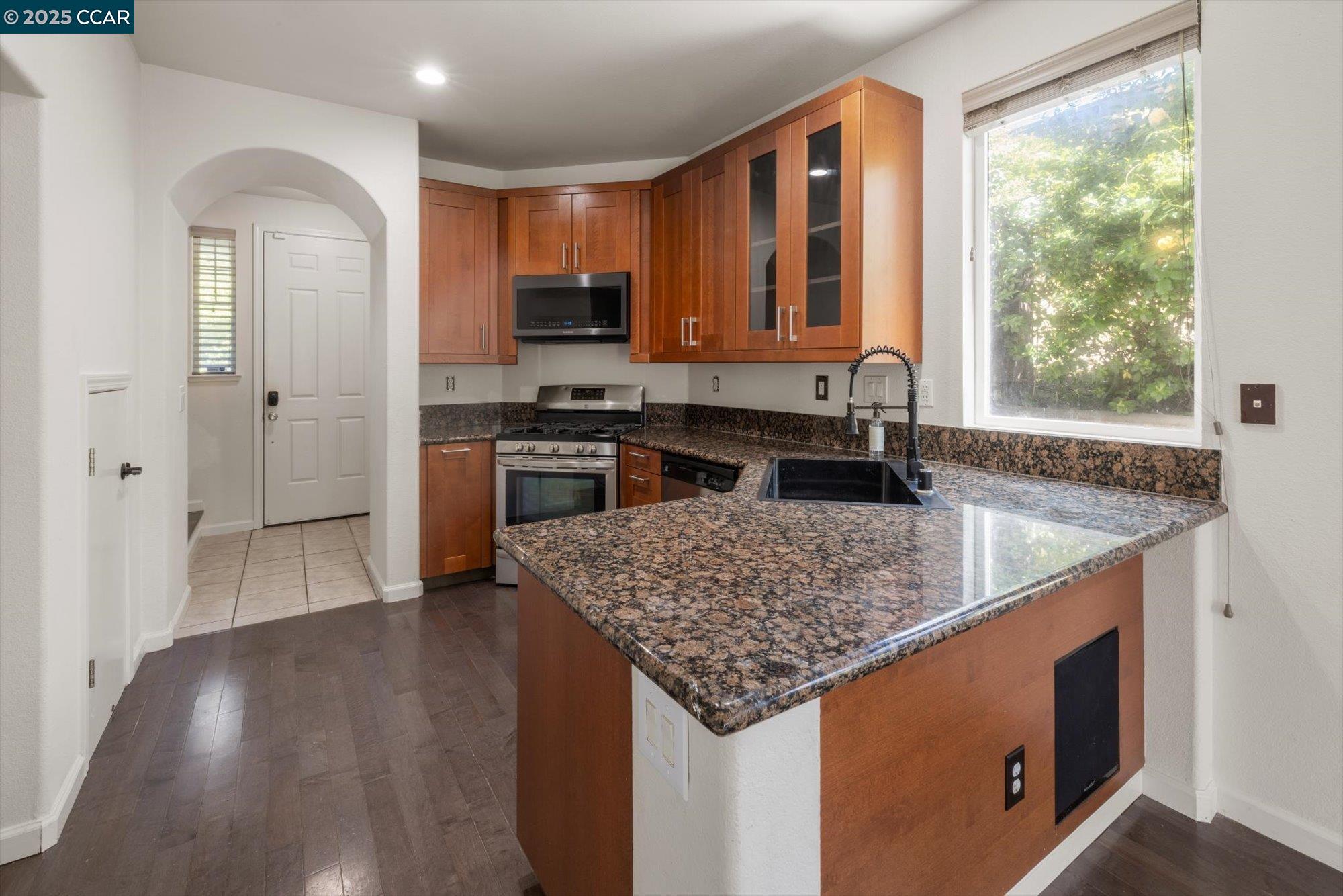 Detail Gallery Image 21 of 55 For 272 Appian Village Dr, El Sobrante,  CA 94803 - 4 Beds | 2/1 Baths